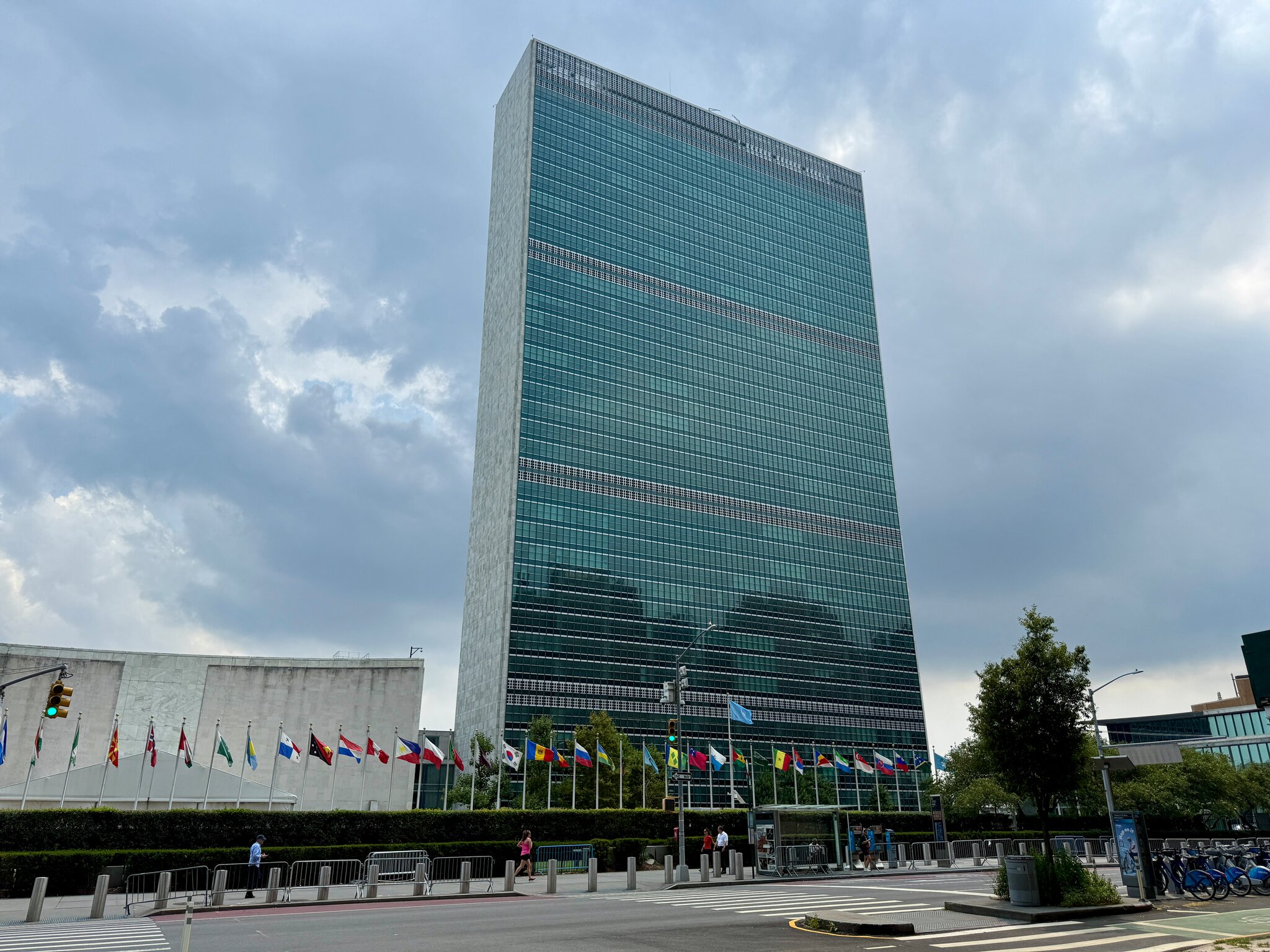 Tibetan Activist Sets Self on Fire Outside U.N. in Protest Against China