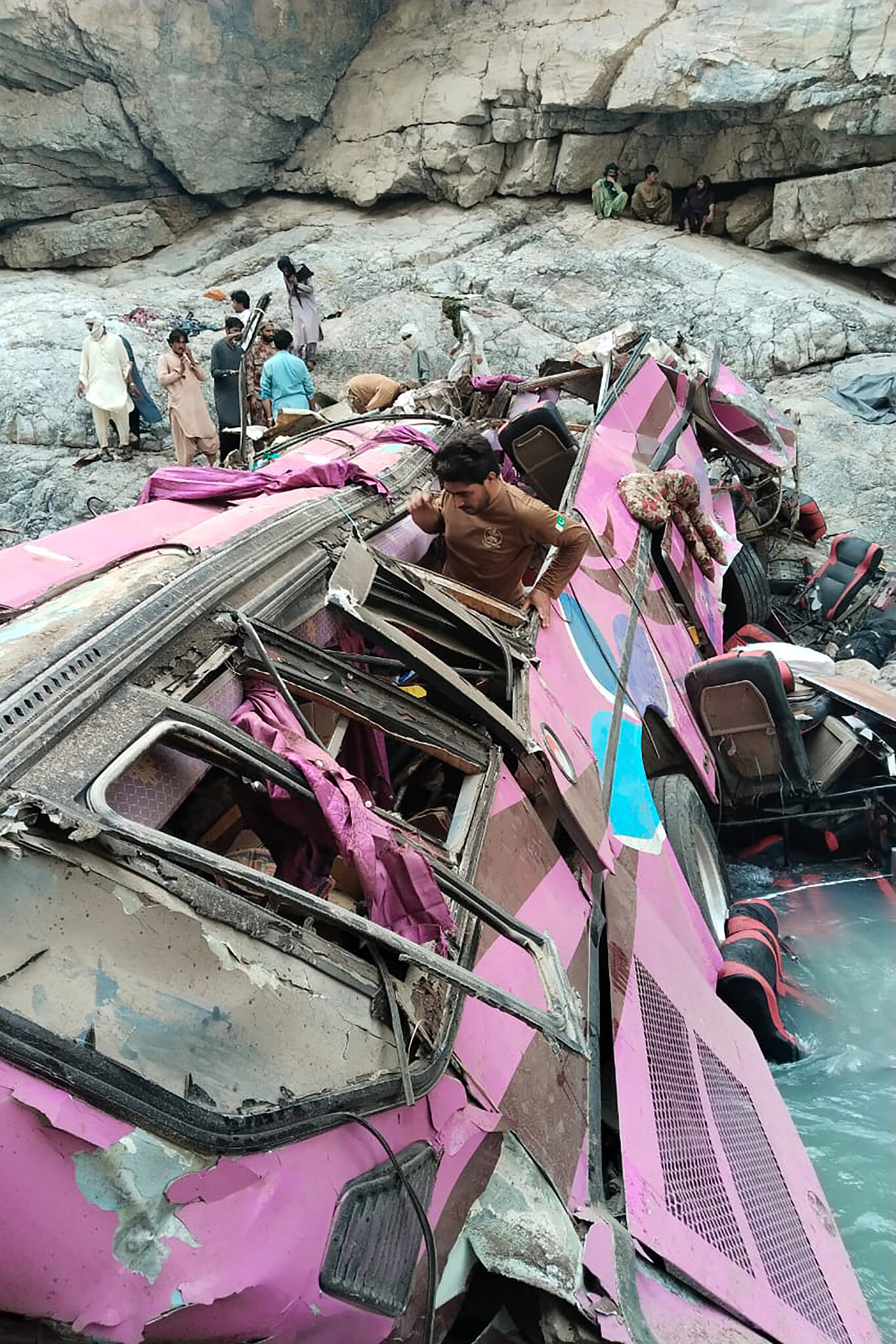 Bus Plunges 70 Feet Into a Ravine in Pakistan, Killing 40