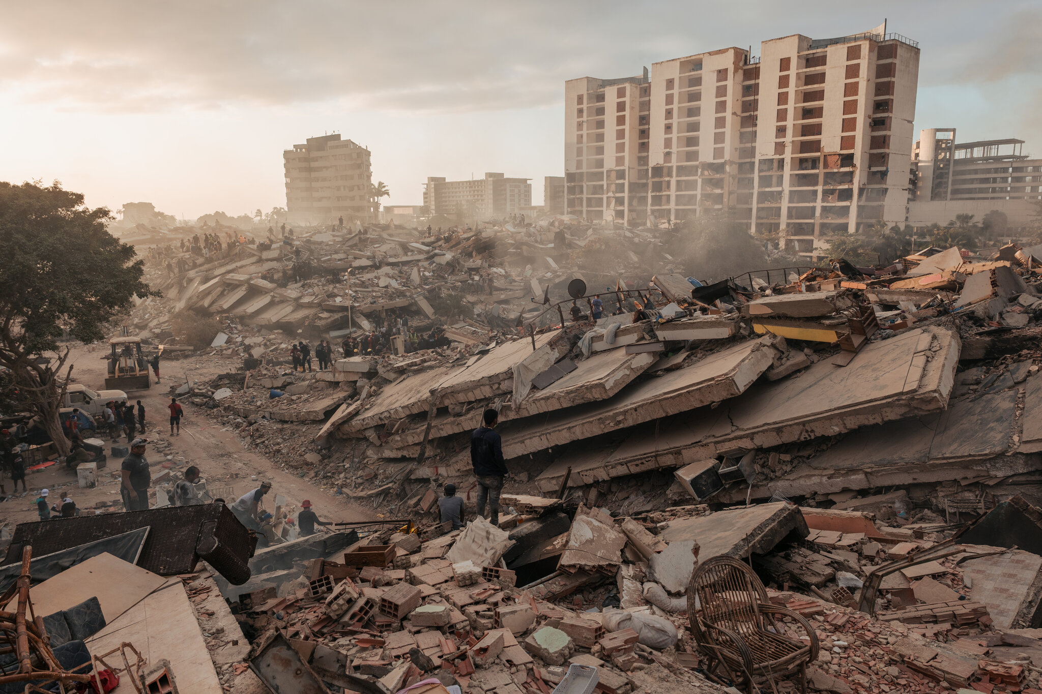 Venezuelans Warned That Public Housing Towers Might Crumble in a Quake