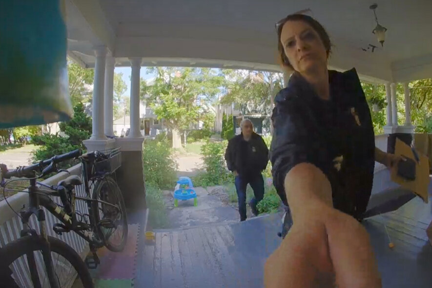 An Email. A Knock at the Door. A Suit Alleges a Threat to Free Speech.
