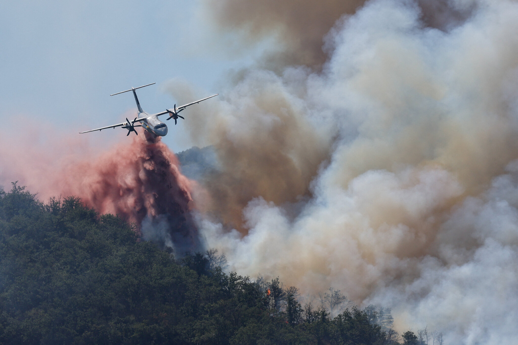 Wildfires Force Evacuation of Thousands in Southwest France