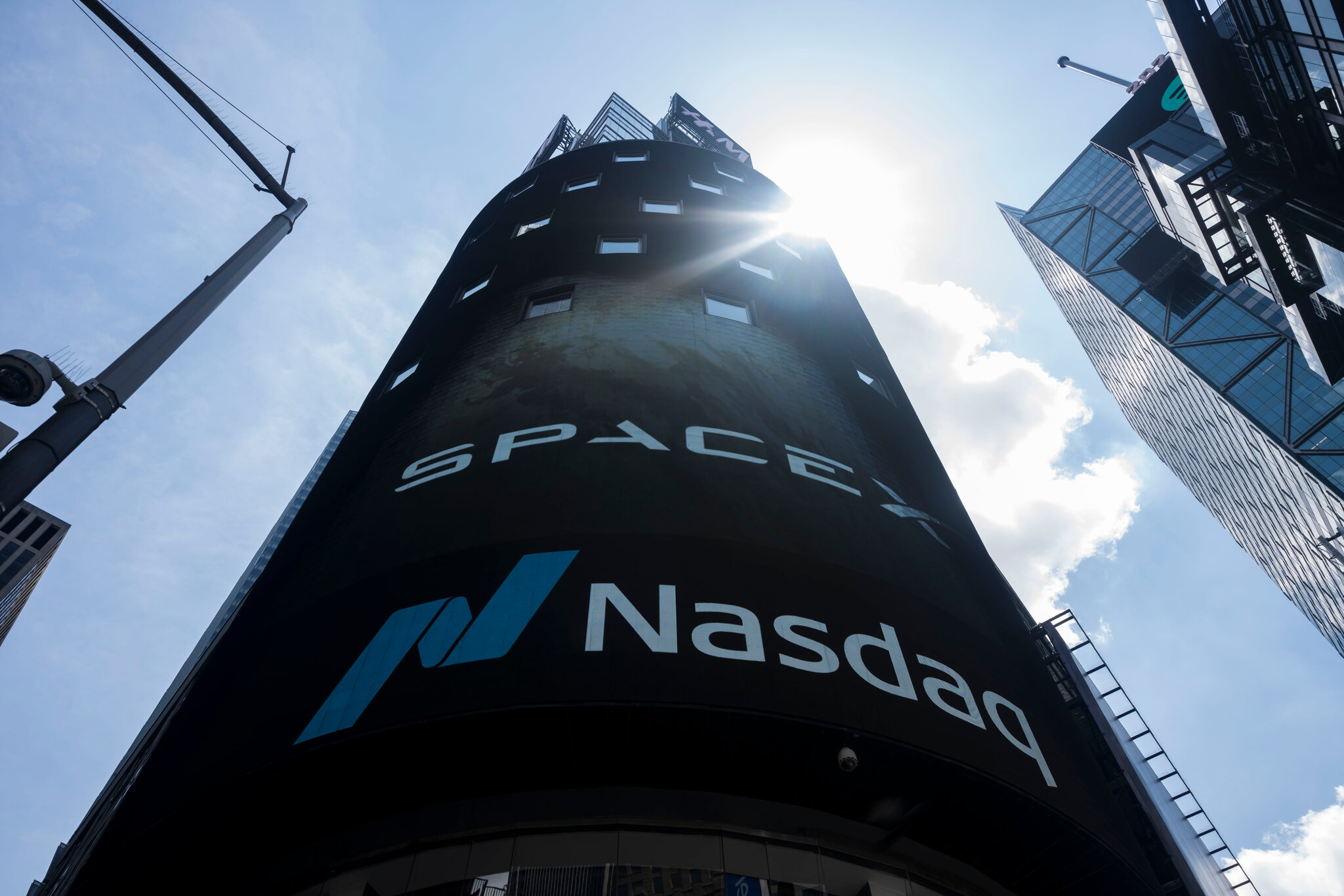 Why Index Funds Haven’t Boosted SpaceX
