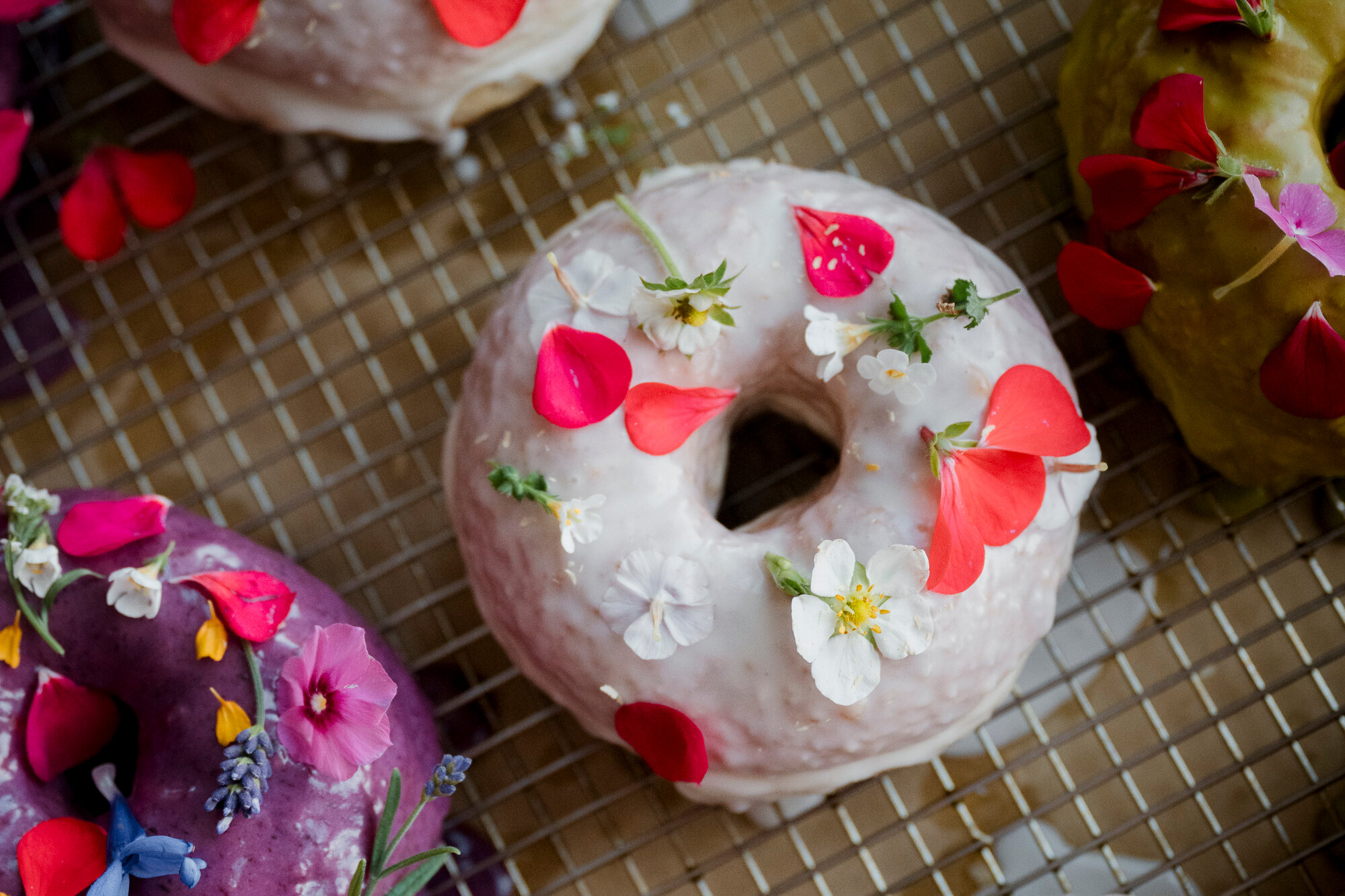 How to Cook With Flowers