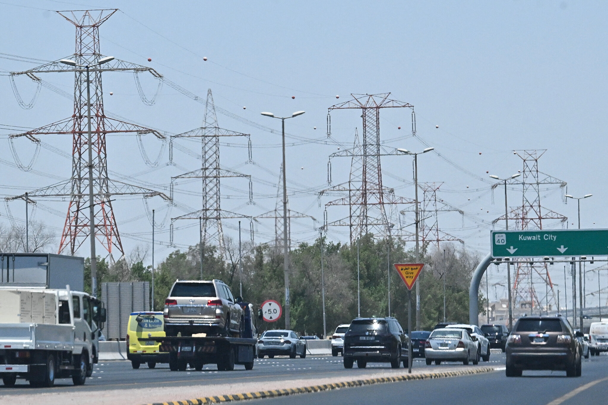 Iran targets sites in Bahrain and Kuwait.