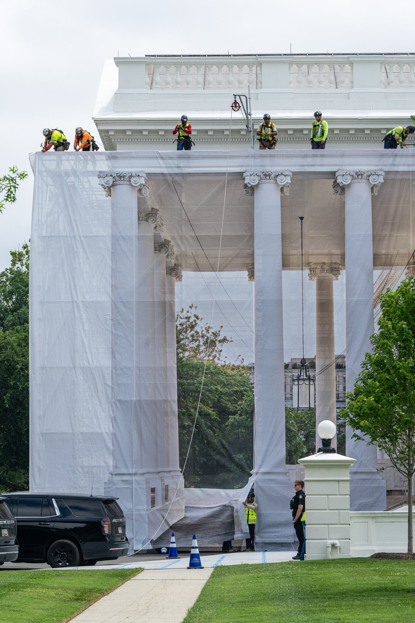 Trump Takes Up Another White House Project: The Front Columns