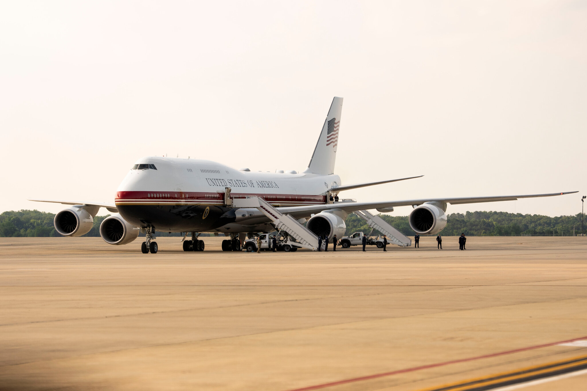 New Air Force One Lacks Defensive Countermeasures of Previous Model, Officials Say