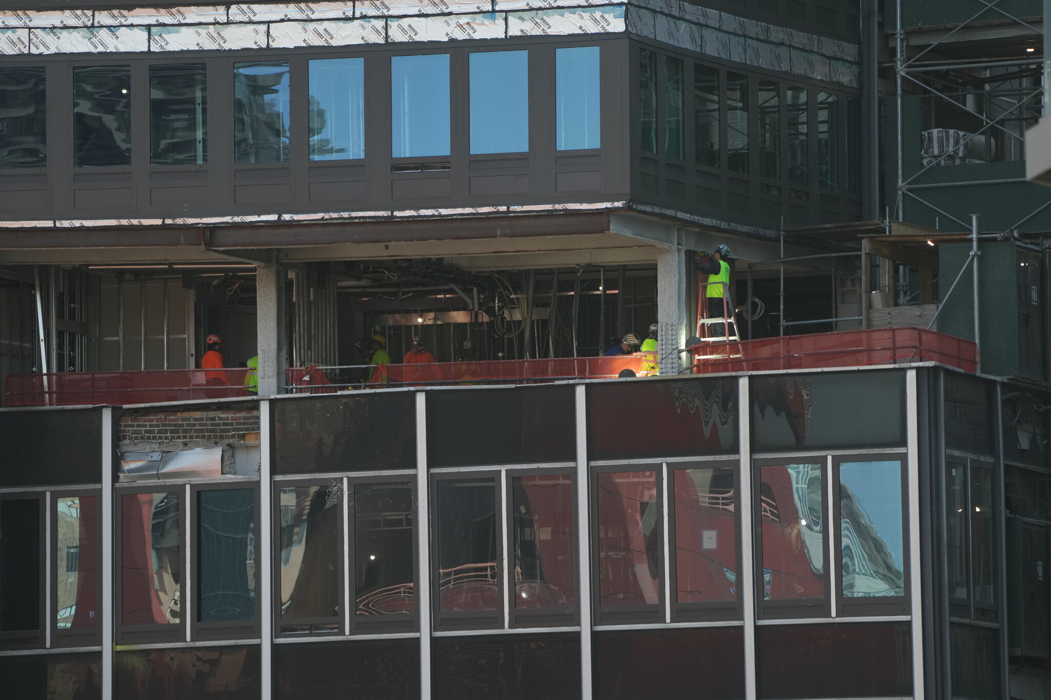 As Workers Shore Up Midtown Building, Developer Reassures Investors