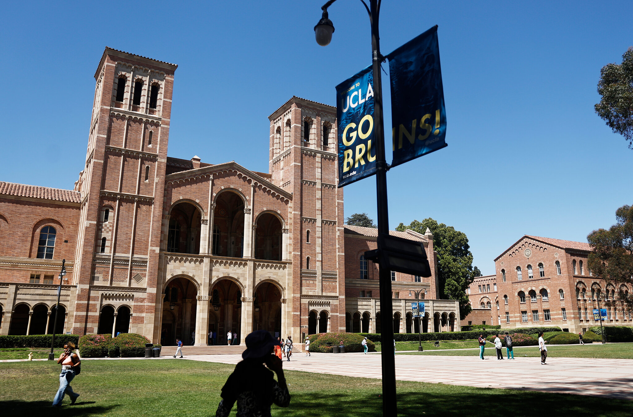 Fake IDs, Dummy Manuscripts and a Rare Book Heist at U.C.L.A.
