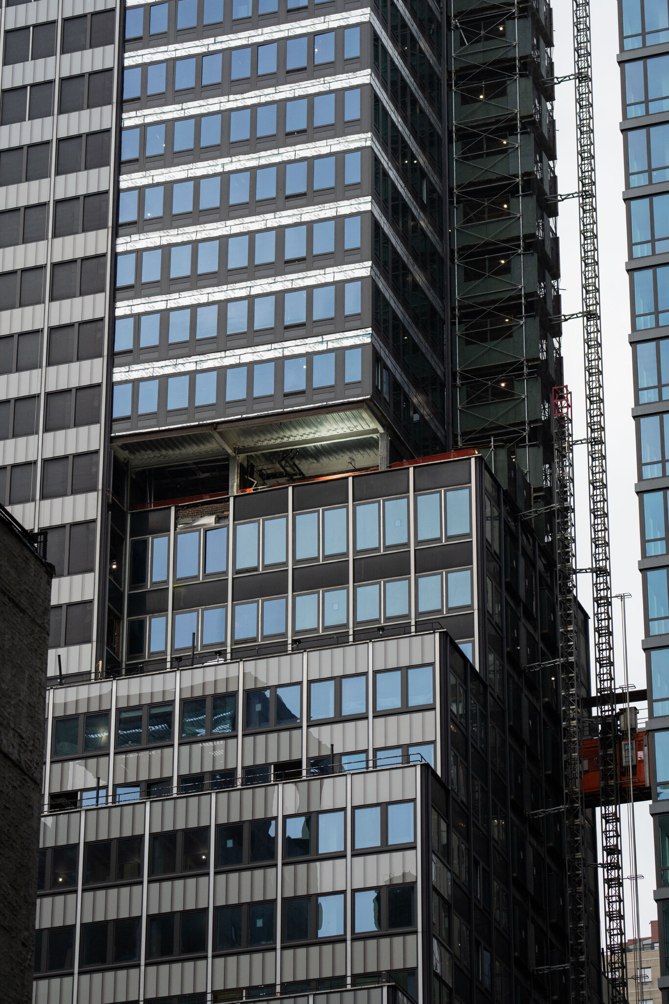 Buckling Manhattan High Rise Becomes Focus of Criminal Investigation