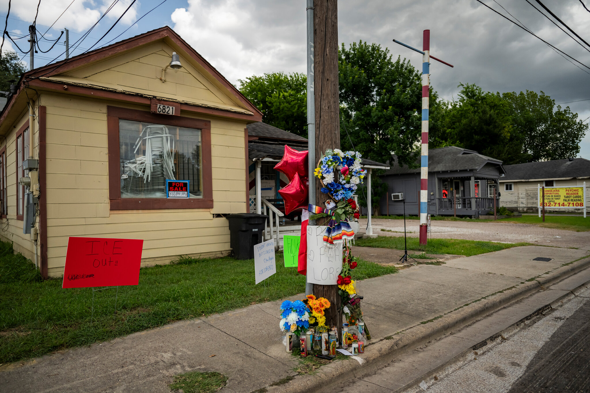 Witnesses of ICE Killing in Houston Dispute the Official Account