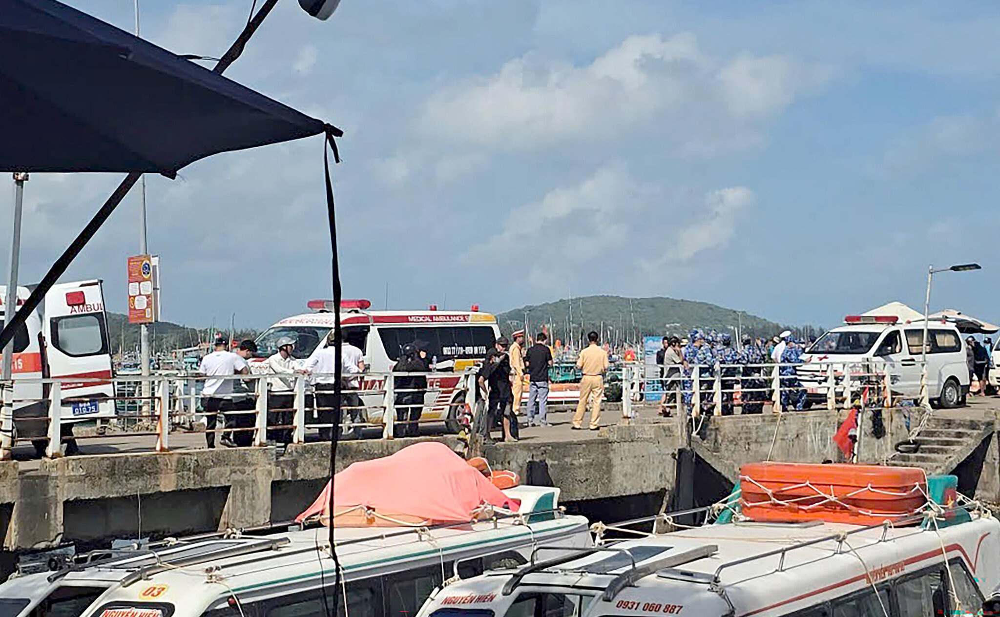 Boat Carrying Tourists Capsizes in Vietnam, Killing 15