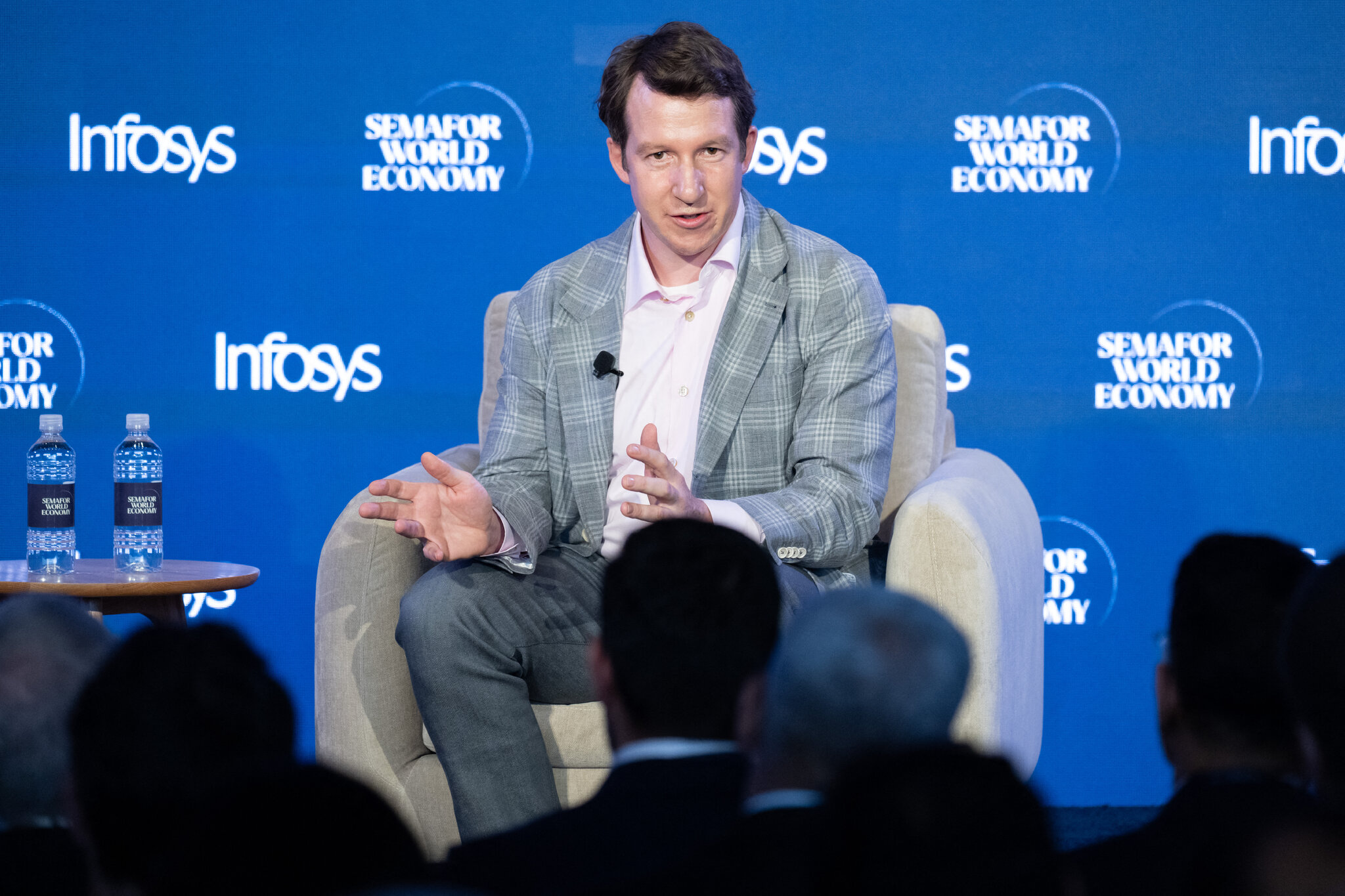 Nearly 200 Economists and Tech Leaders Warn of A.I. Threats