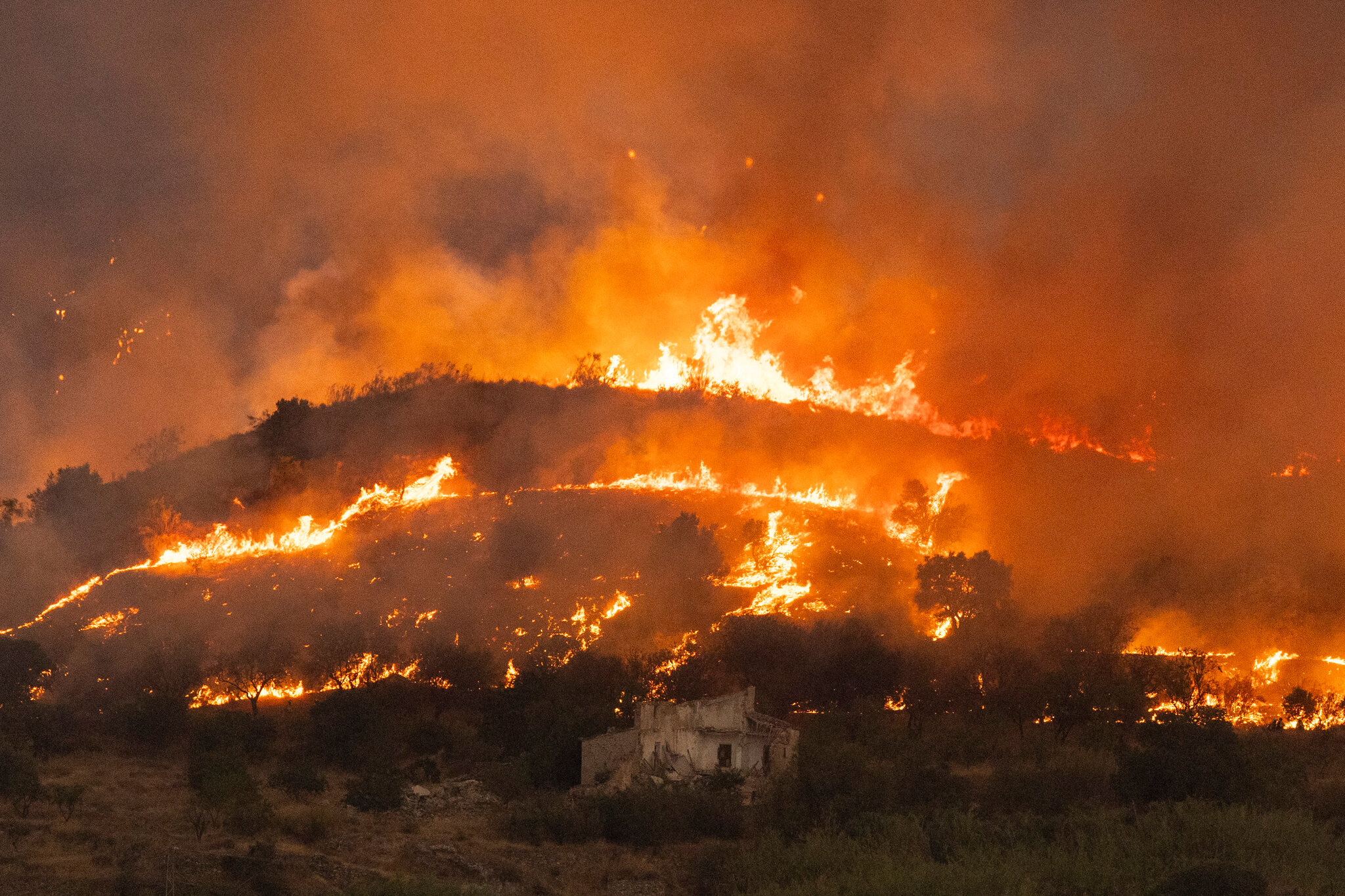 Residents of Spanish Towns Caught in Fierce Blazes Recount Harrowing Escapes