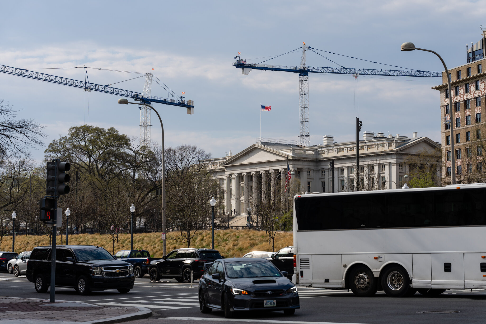 Russia Bill Broadens Sanctions but Could Fuel Fears Over the Dollar