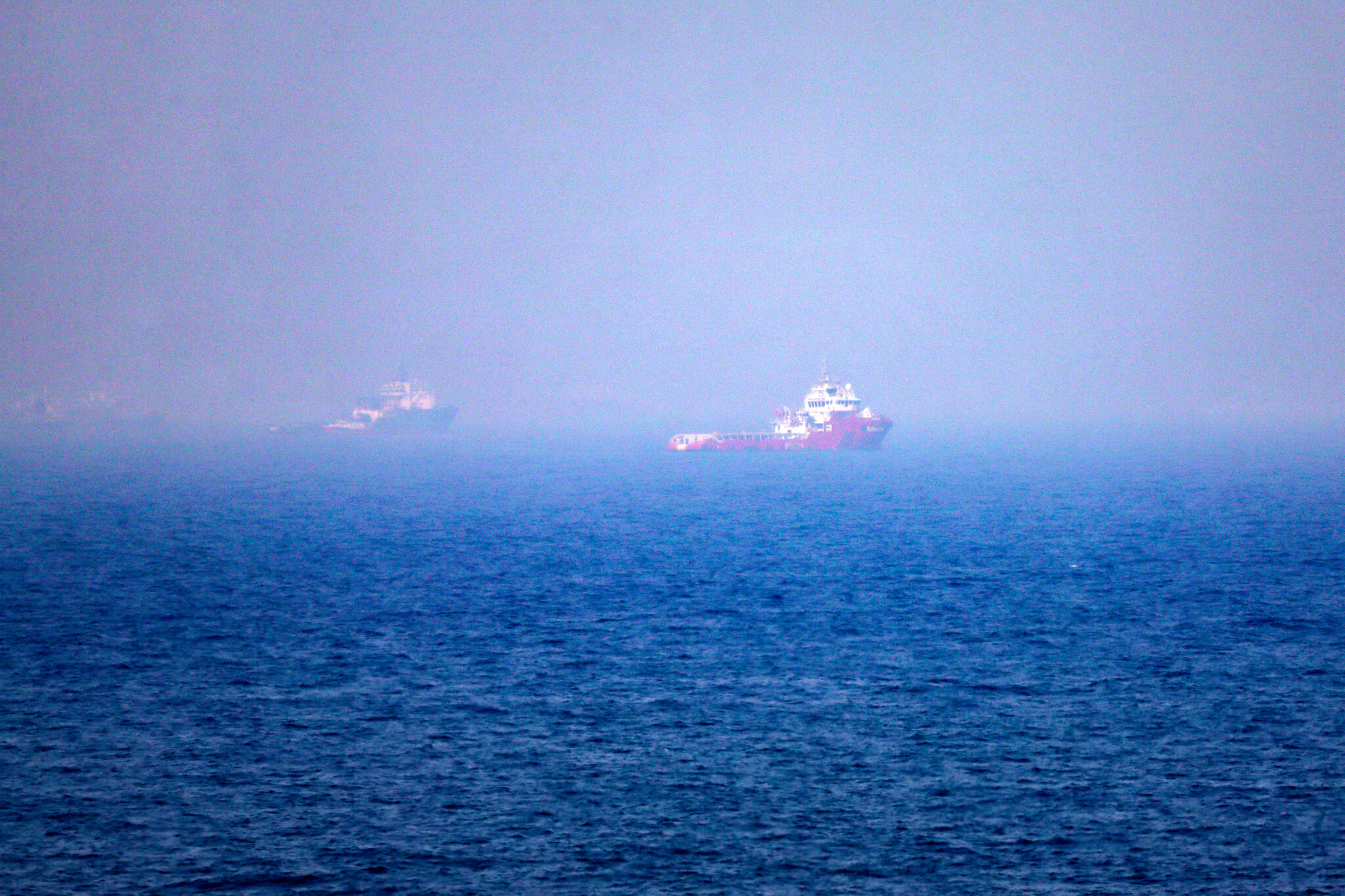 Trump Reimposes Naval Blockade, as U.S. and Iran Escalate Strikes