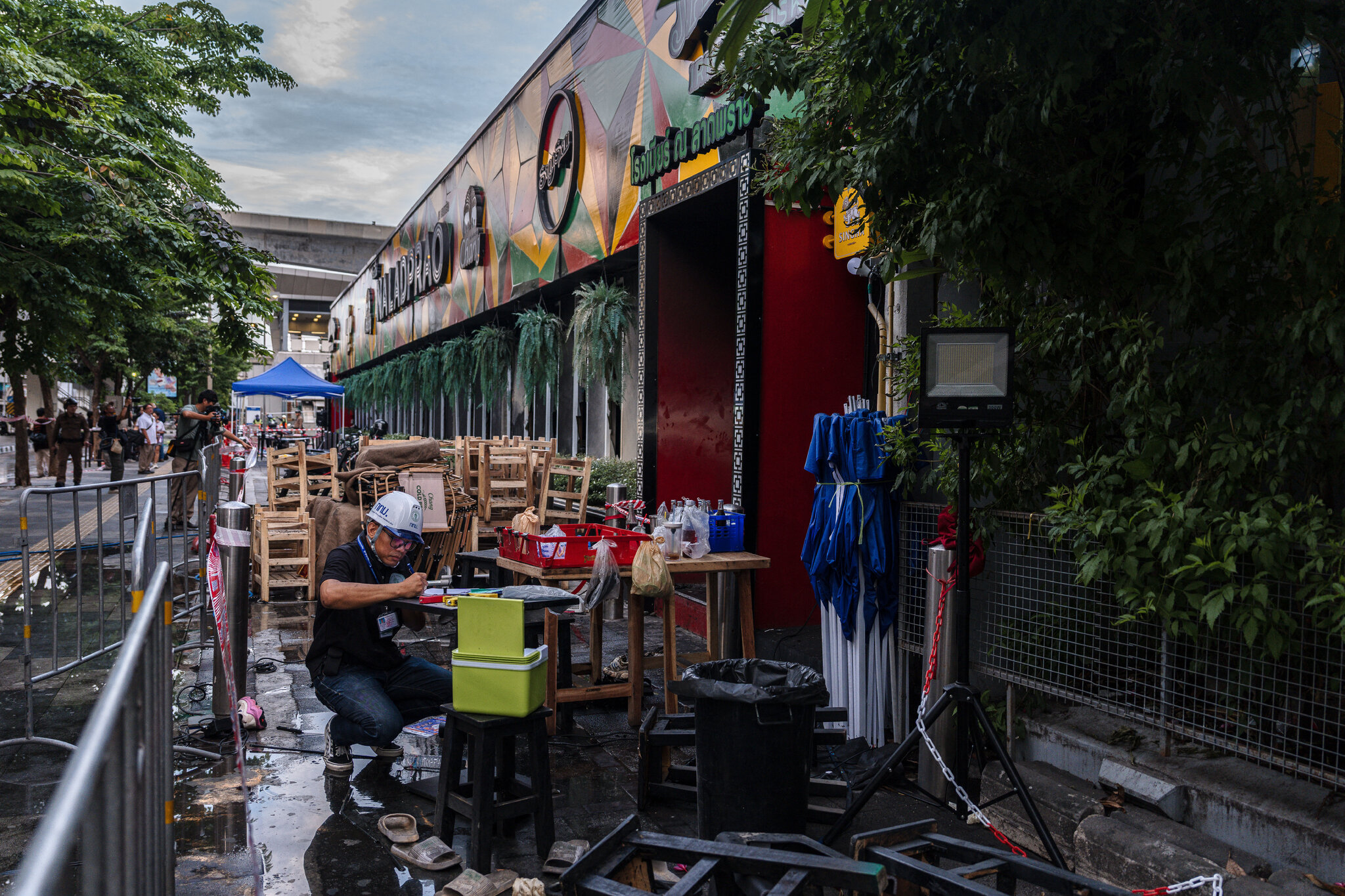 Fire in Bangkok Bar Leaves at Least 27 Dead