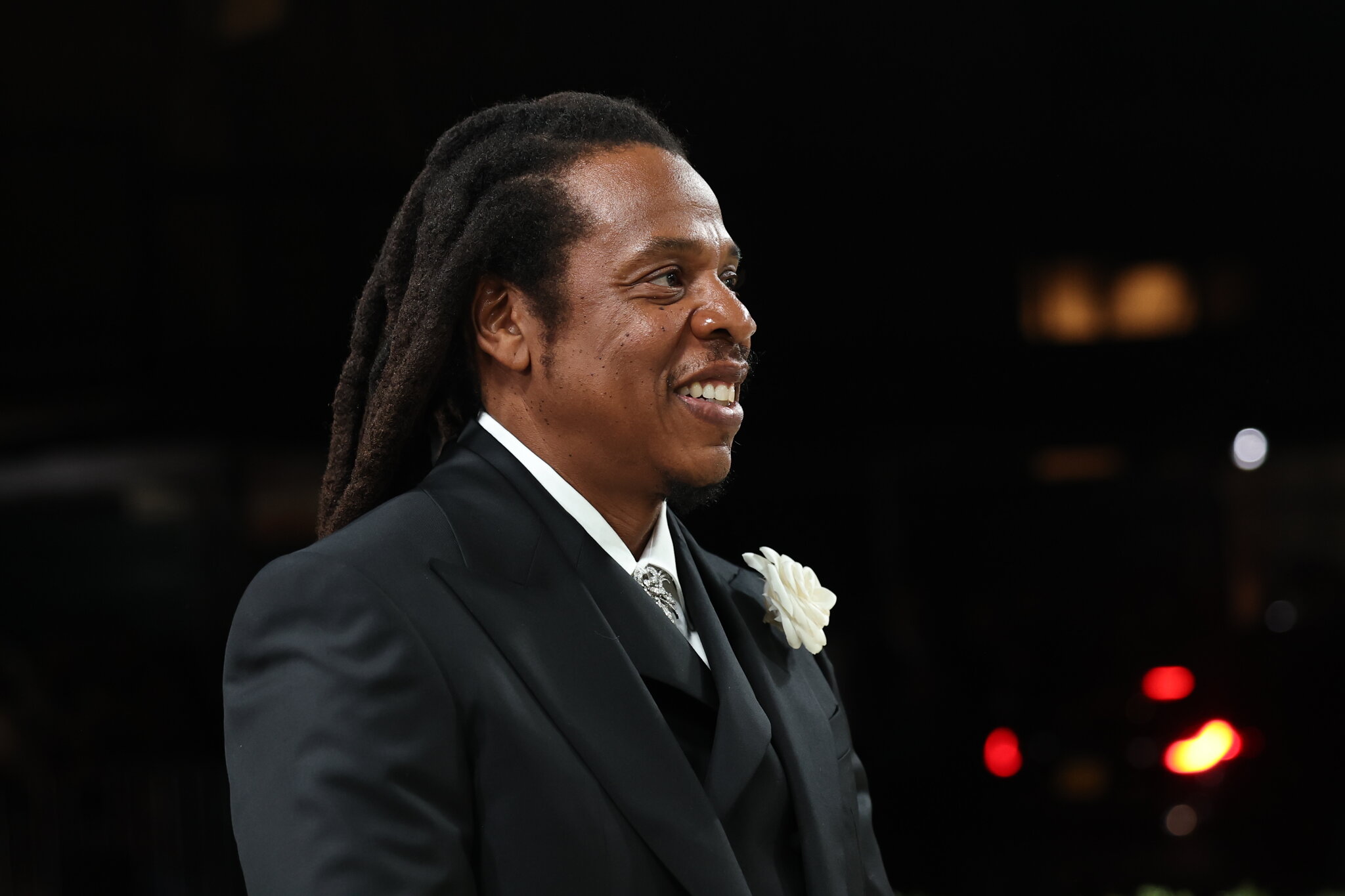 Jay-Z Concert at Yankee Stadium Is Delayed for Hours