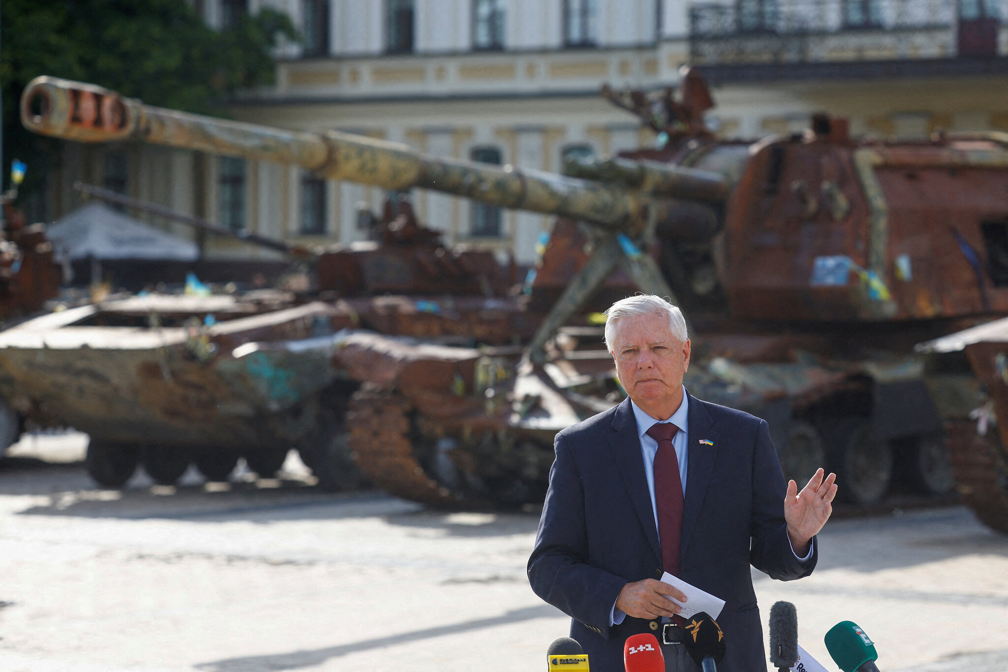 Graham’s Death Leaves Fate of Russia Sanctions Bill Uncertain