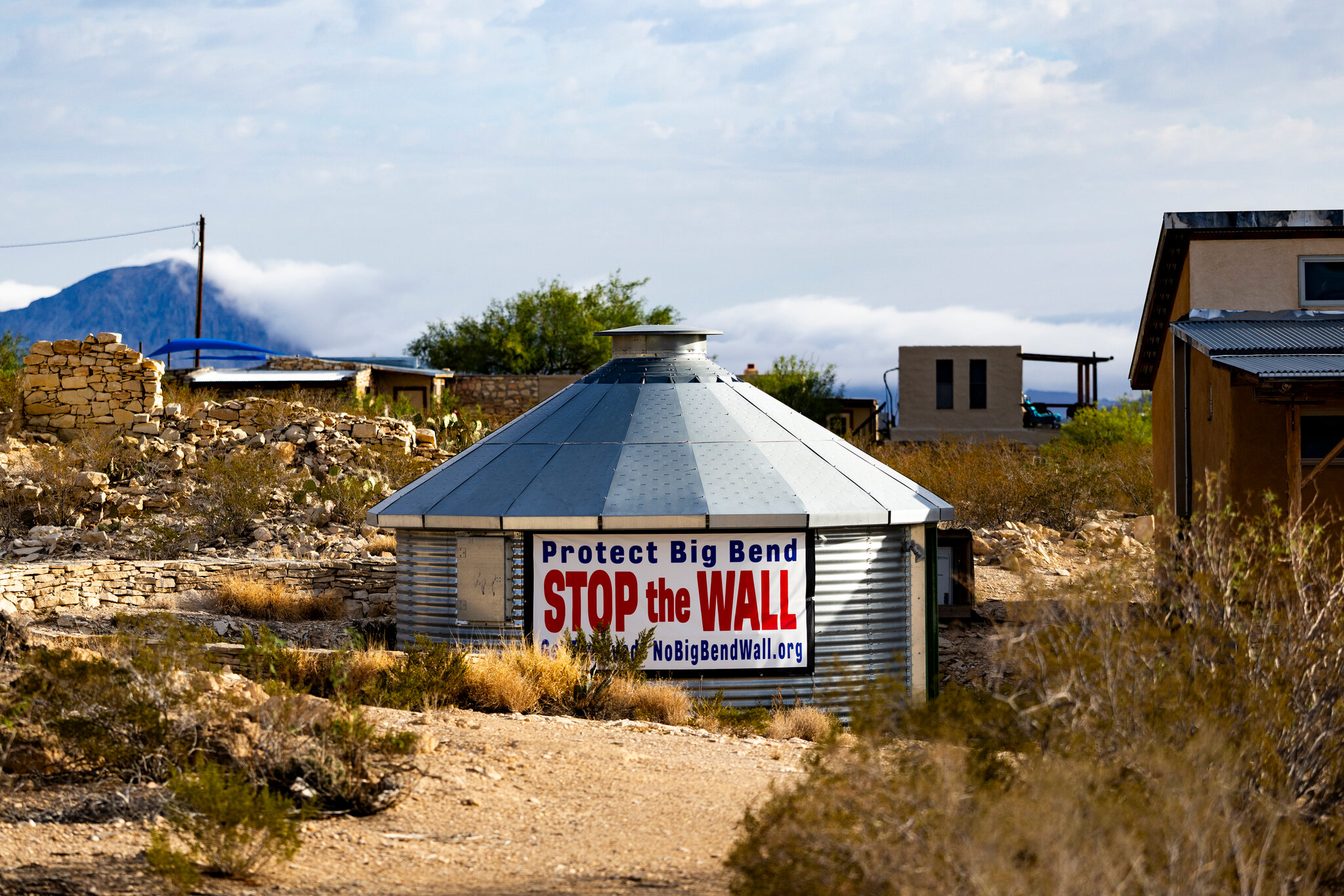 Dark Sky Defenders Raise Alarm Along the Border of West Texas