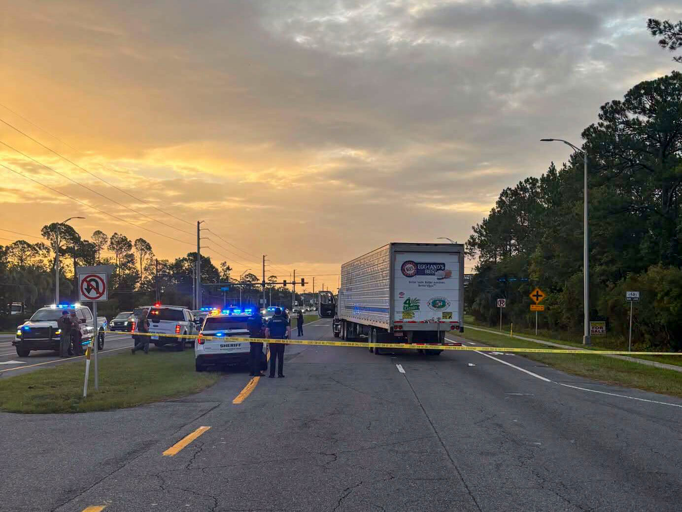 Man in Florida Fatally Hit by Truck While Fleeing ICE, Official Says