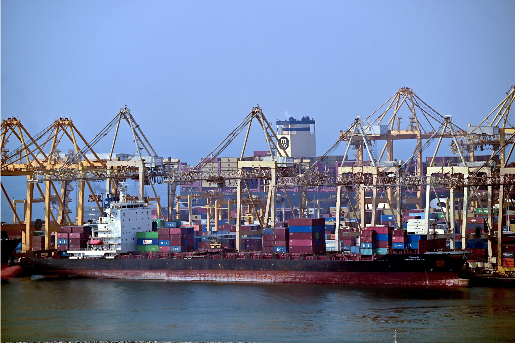 Oil, Shipping, Flights: Disruptions Are Back as U.S.-Iran War Reignites