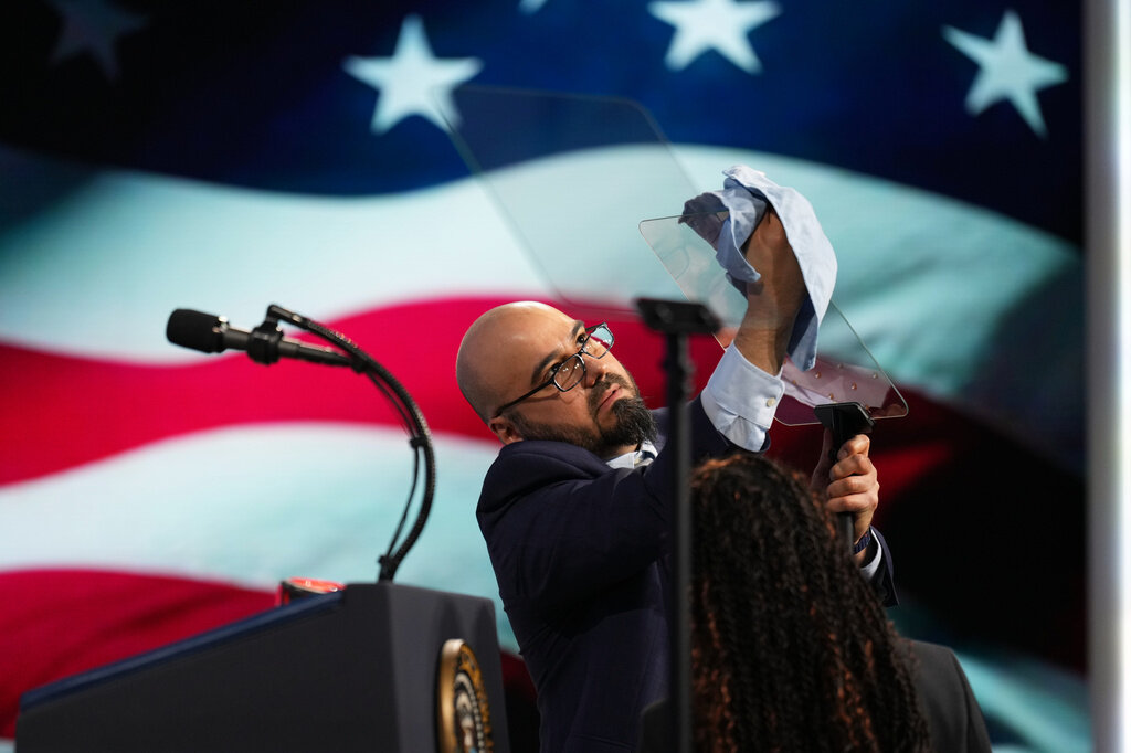 White House Teleprompter Operator Bet on Trump Speeches, Kalshi Says