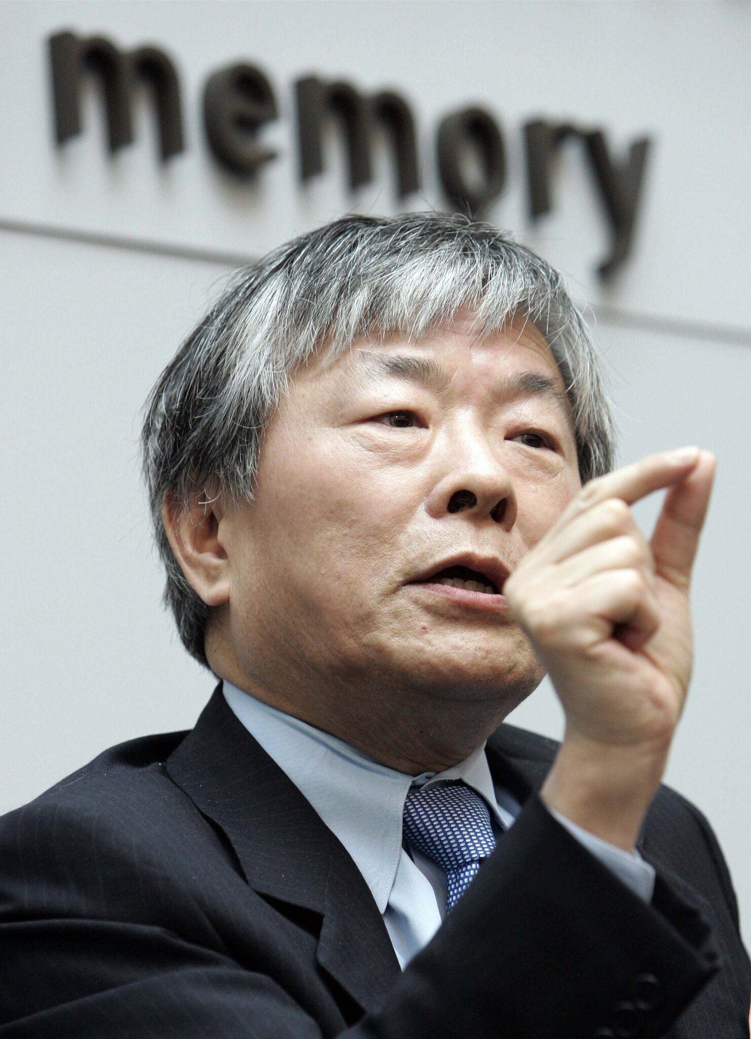 Susumu Tonegawa Dies at 86; Nobel Laureate Showed How Antibodies Fight Infection