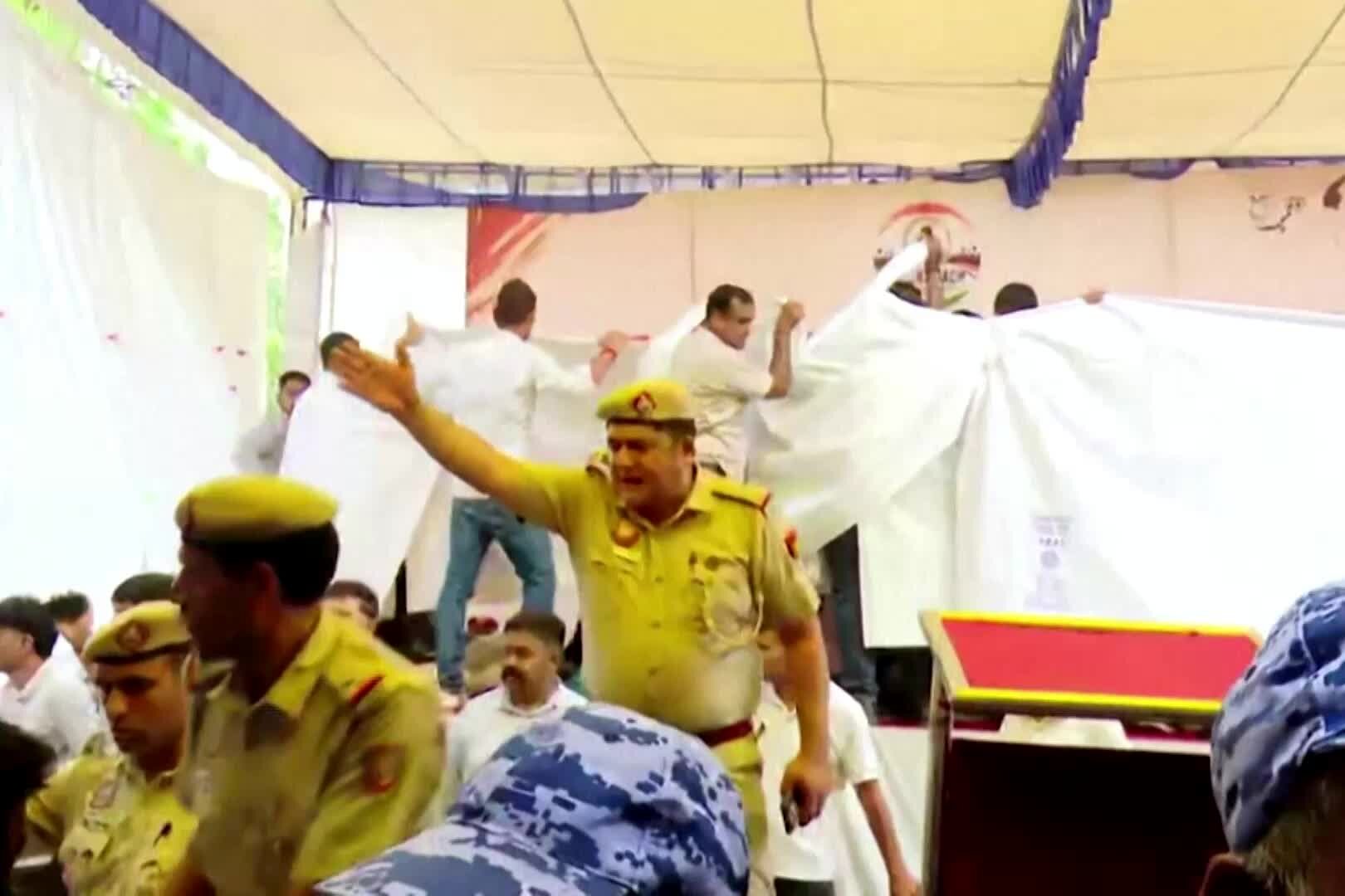Indian Activist on Hunger Strike Is Forcibly Removed by Police