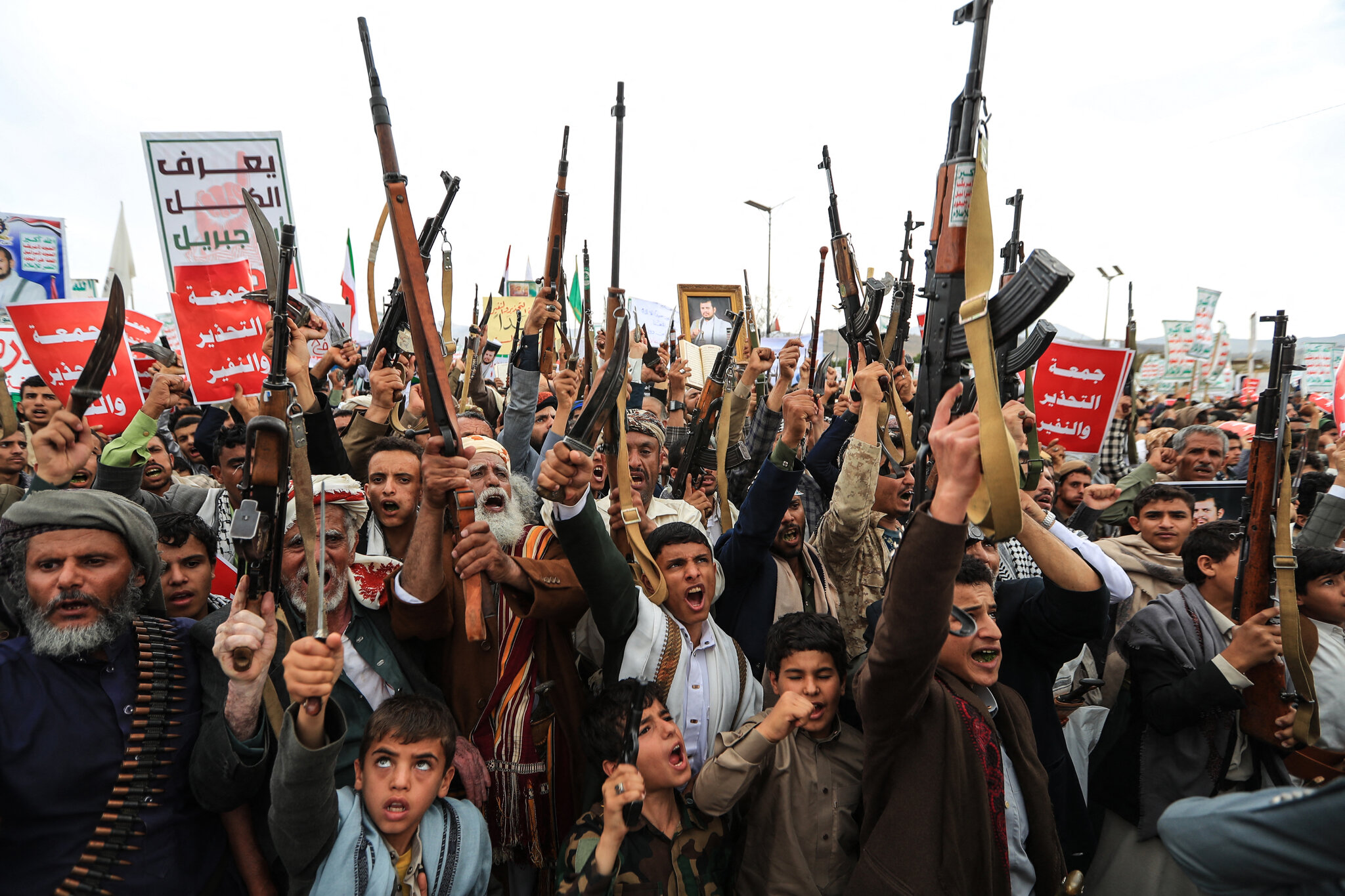 Iran War Live Updates: Attacks in Red Sea Send Oil Prices Over $100 a Barrel