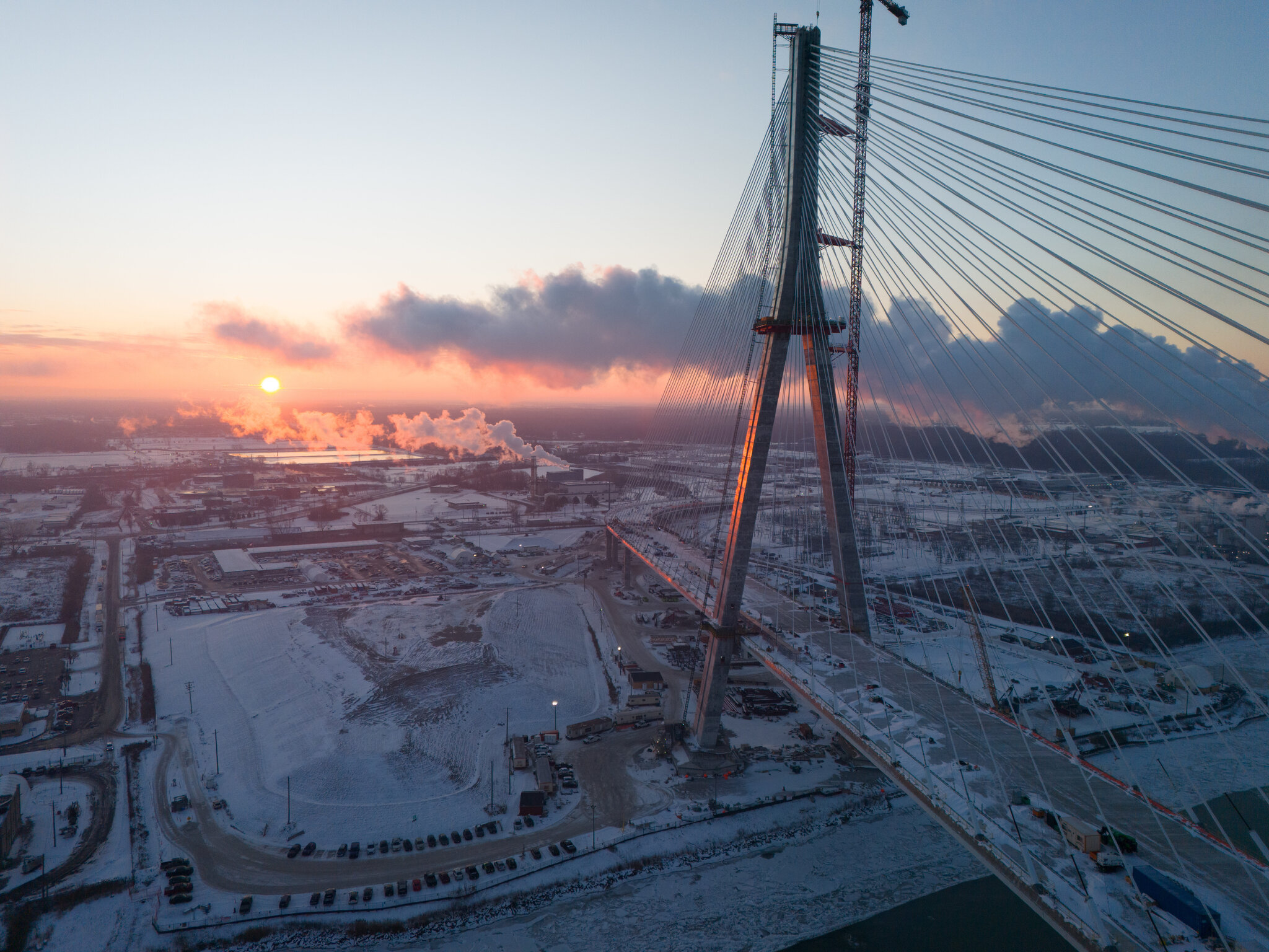 Americans Told to Stay Home as Canada Opens International Bridge