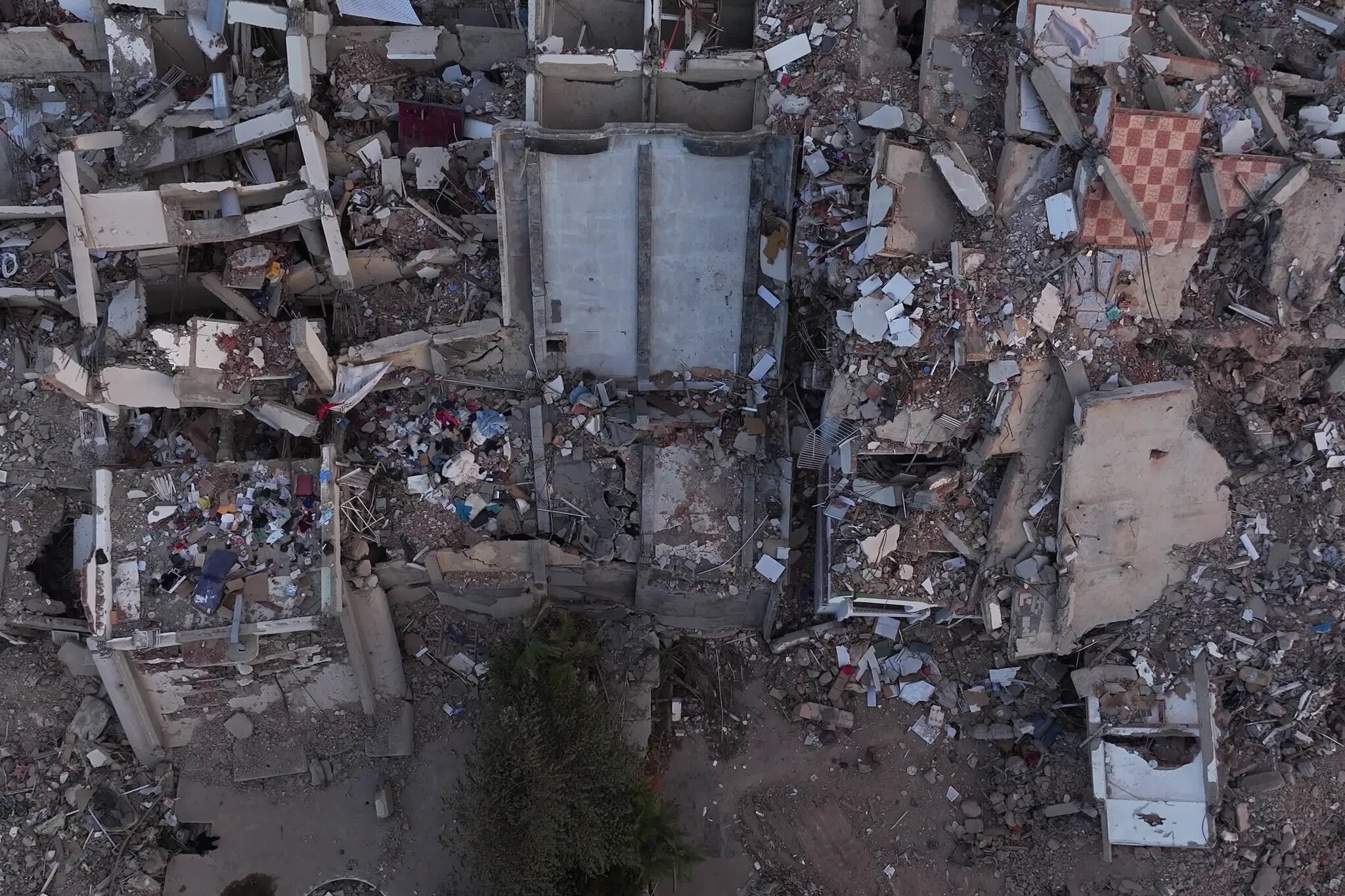 On Venezuela’s Coast, Life Is Reduced to Survival and Burial