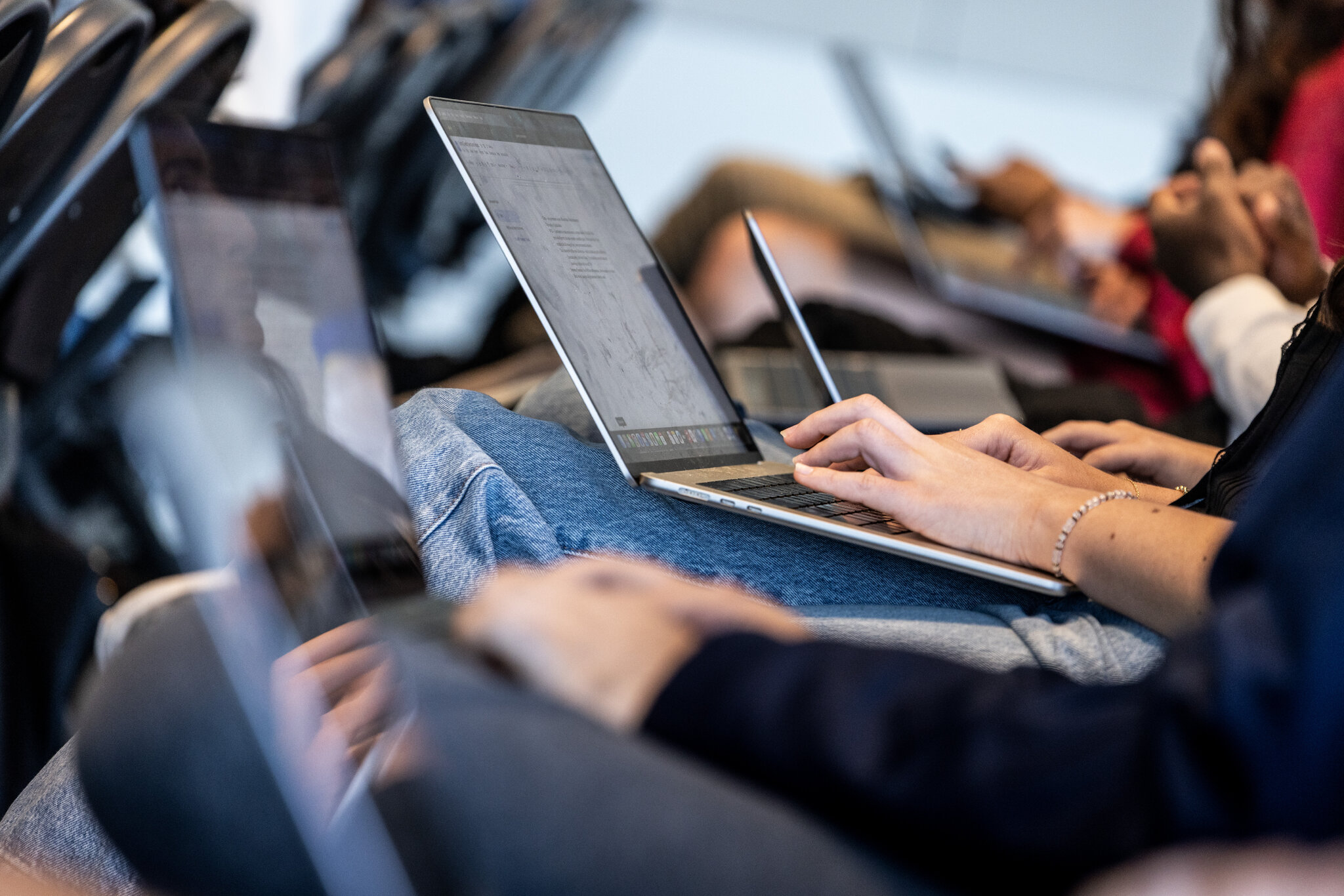 A.I. Agents Are Taking Entire Online Courses for Cheating Students
