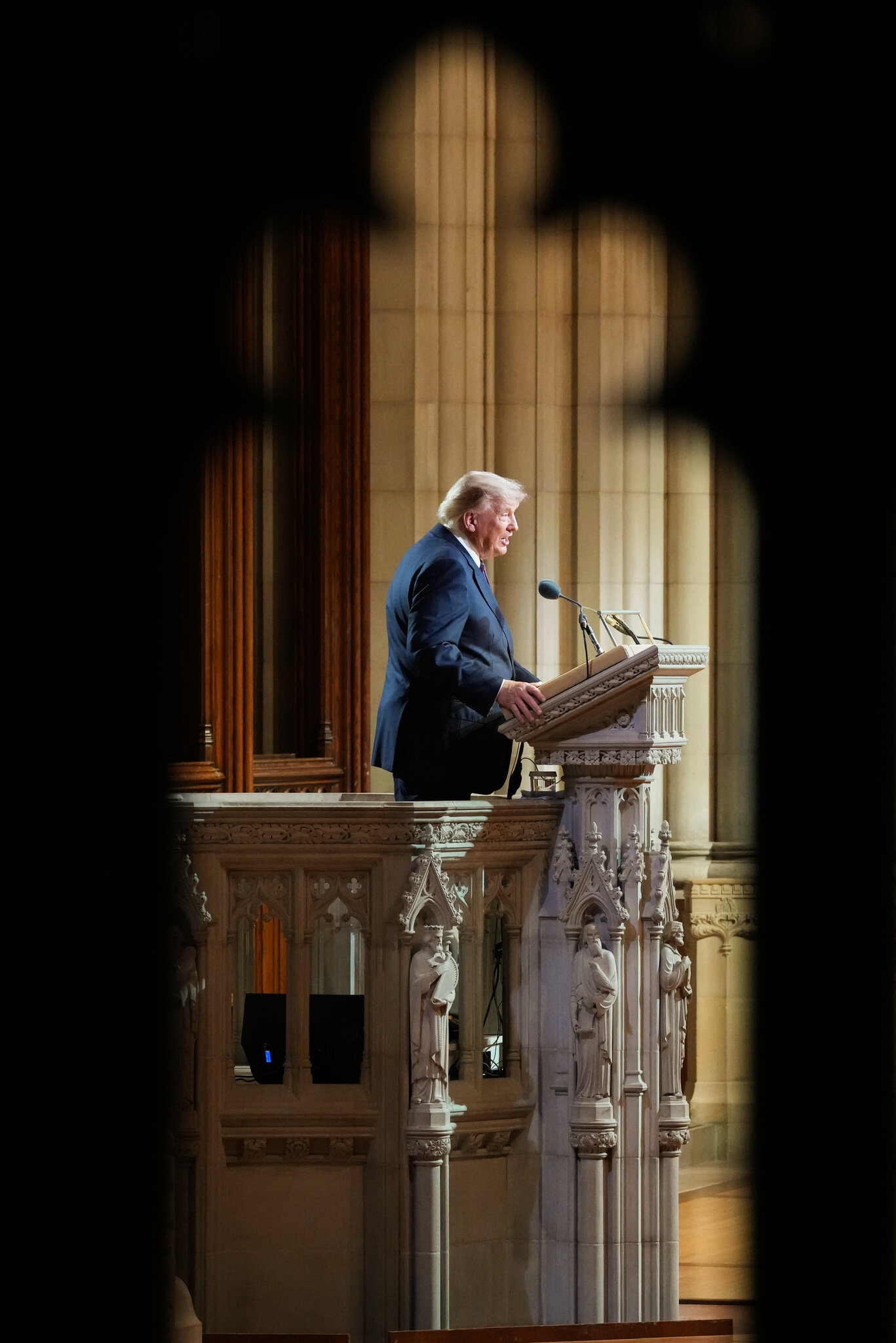 At Graham’s Farewell, a Glimpse Into Power in Trump’s Washington