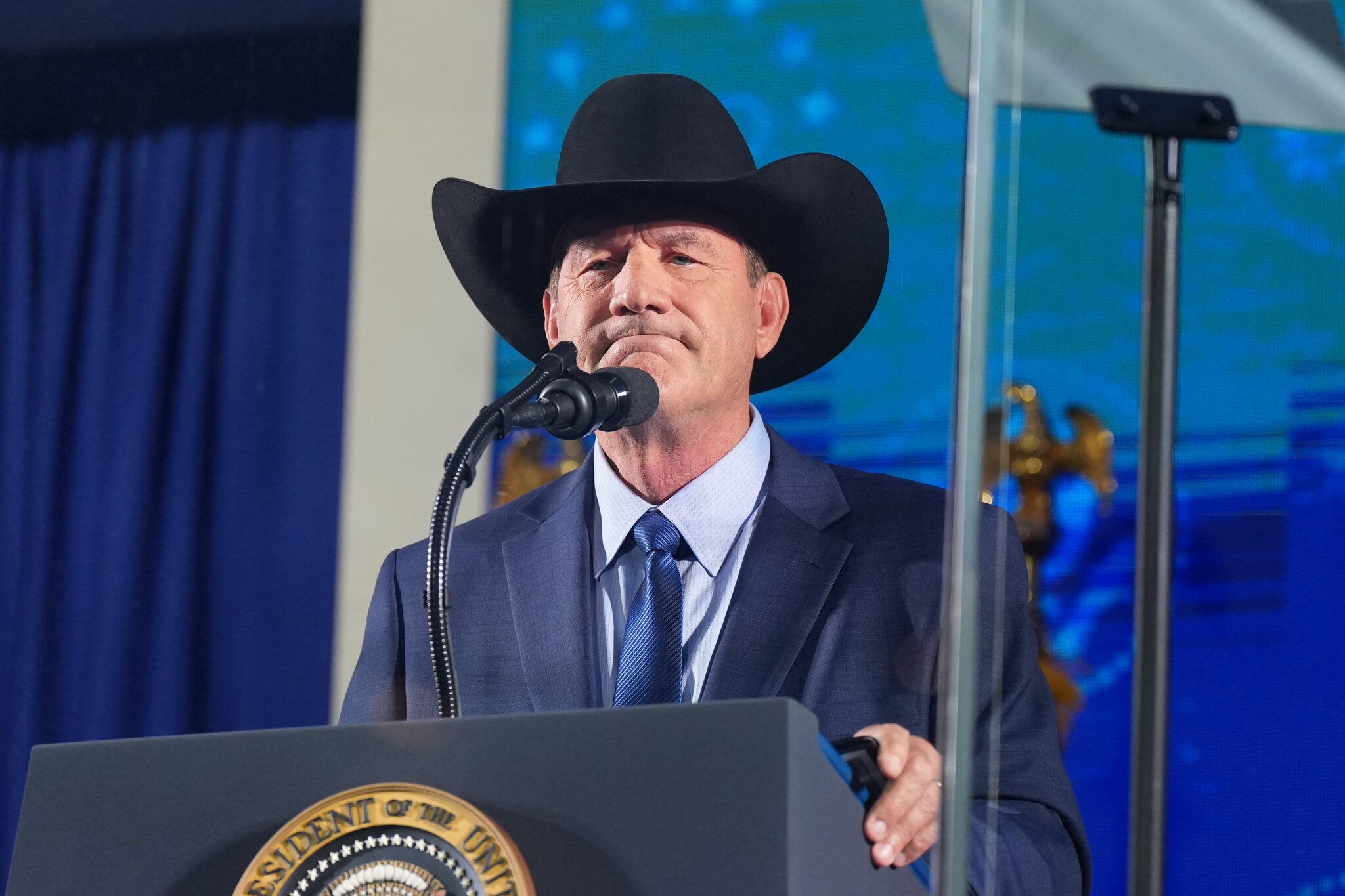 South Dakota Governor Seeking Full Term Clinches G.O.P. Nomination