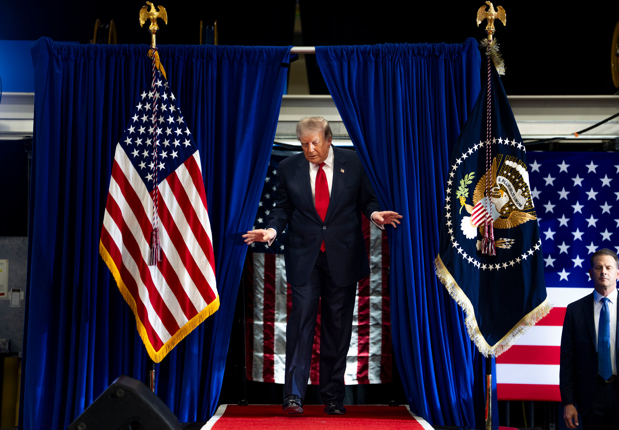 Sanctions Bill Would Give Trump Sweeping New Tariff Powers