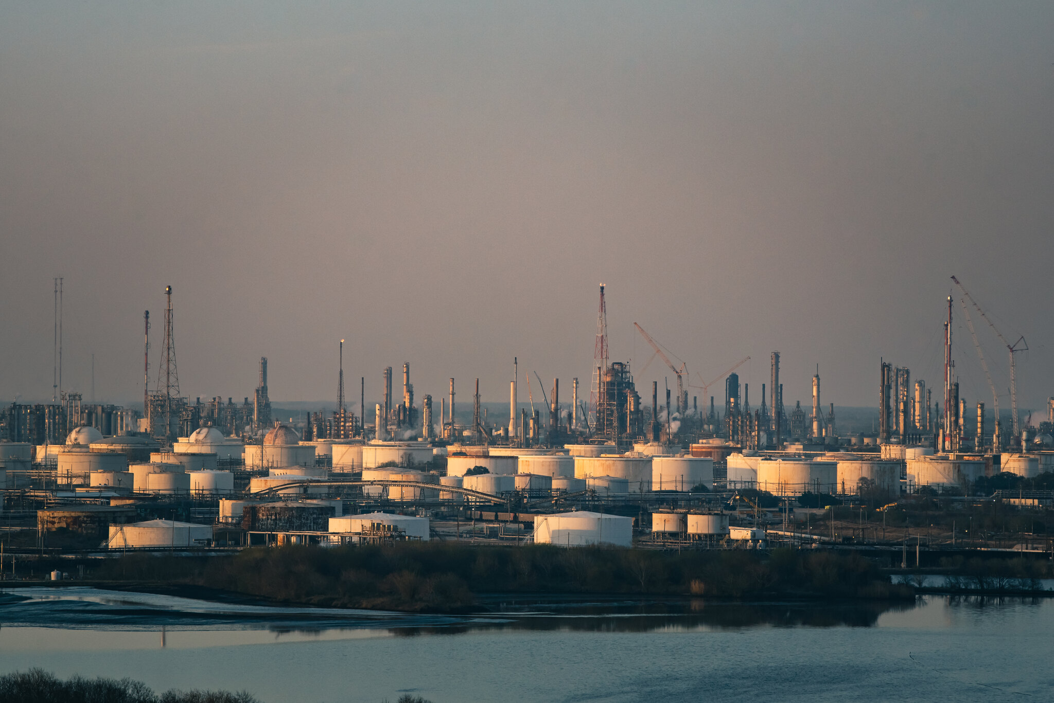 Iran War Drives Oil Profits to Highest Levels in Years