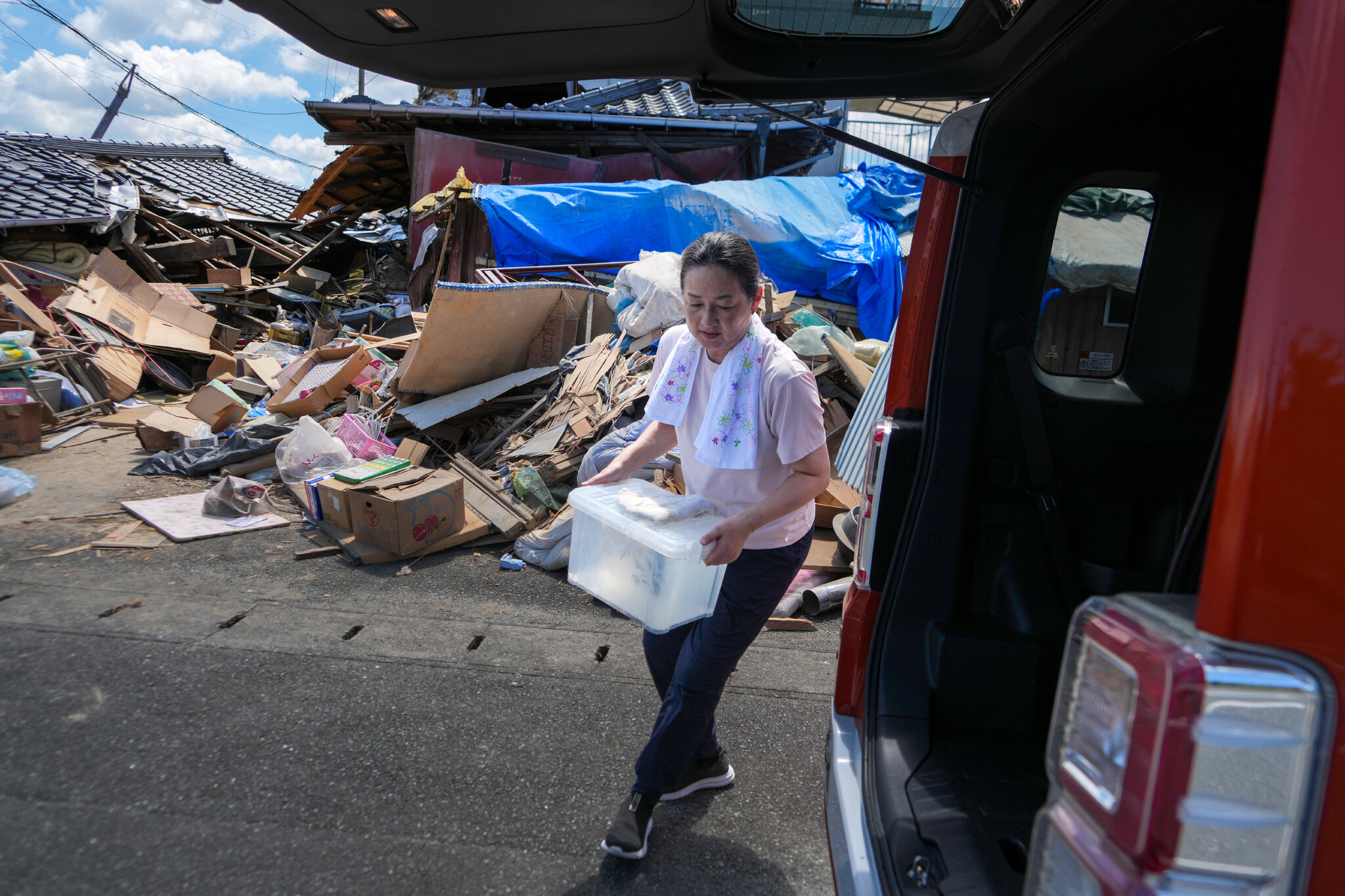 Japan’s Rescuers Battle ‘Cruel Heat’ After Major Earthquake