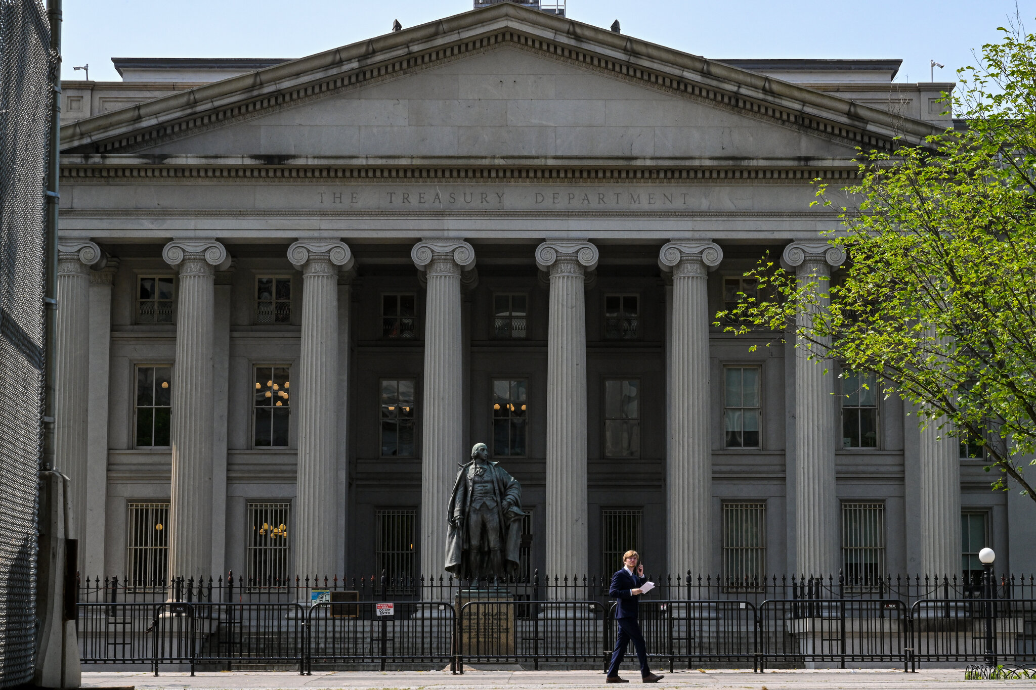 U.S. and Japan Coordinated to Help Stabilize the Yen