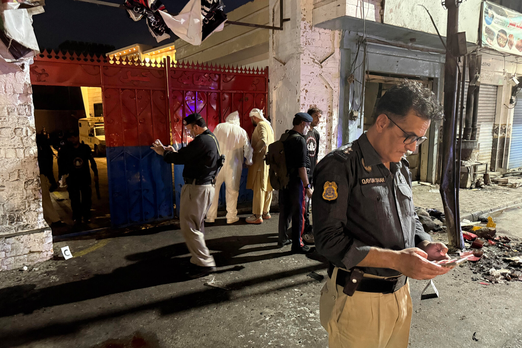 Attack on Pakistani Police Station Fuels Fear of Terrorism Surge