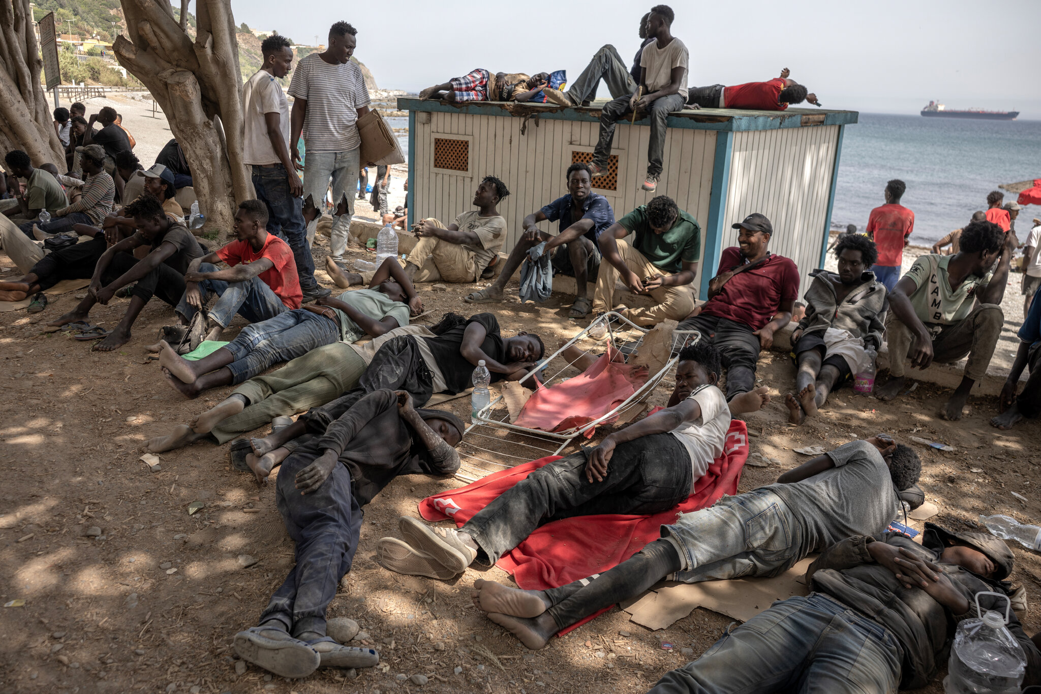 After Most Migrants Leave Ceuta, Exhausted Holdouts Find Shelter on Beach