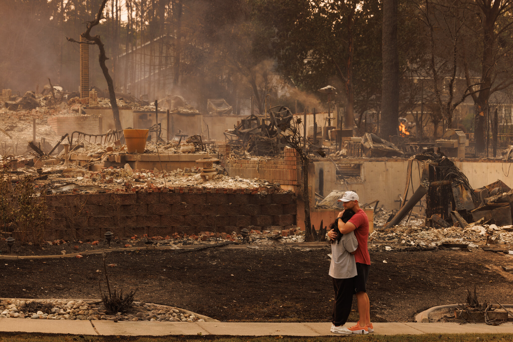 Spokane Wildfires Destroy Hundreds of Buildings as Thousands Evacuate