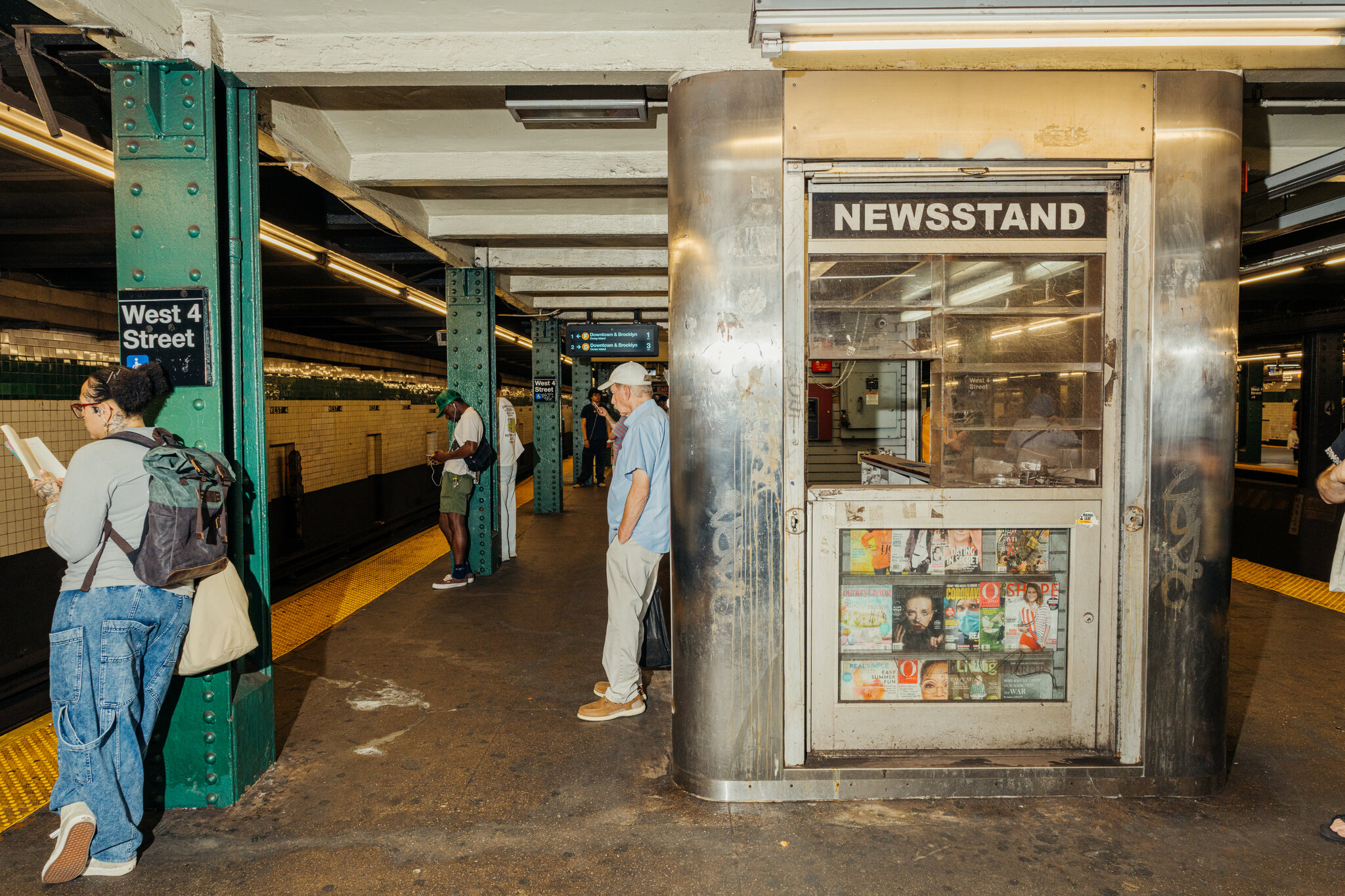 A Newsstand That Aims to Delight N.Y.C. Subway Riders