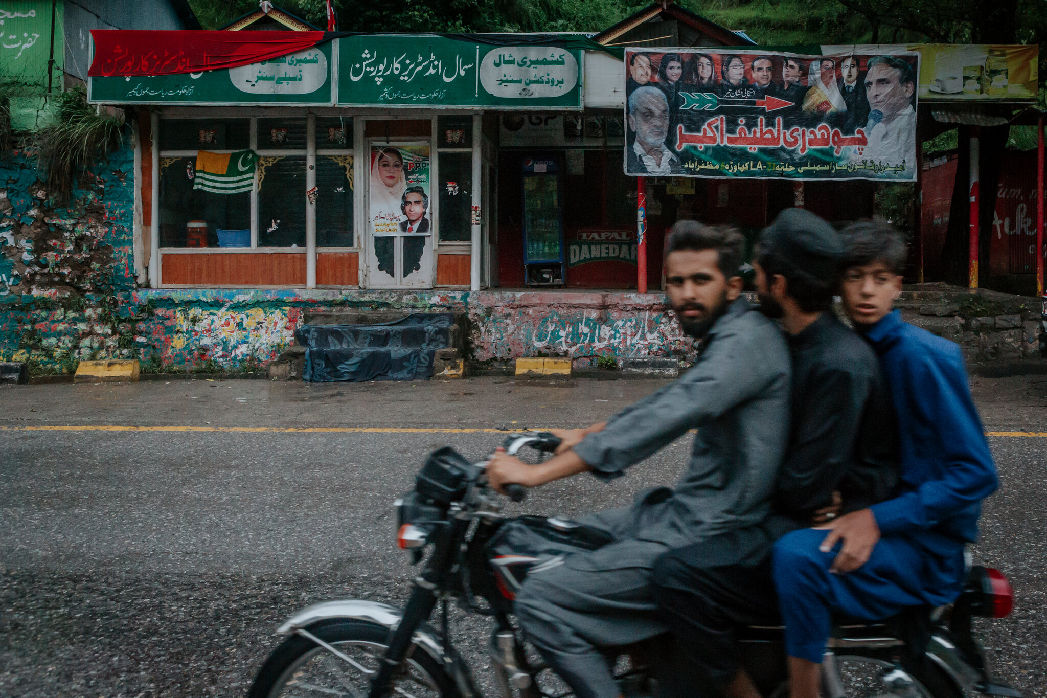 Pakistan Starts Sweeping New Crackdown on Journalists