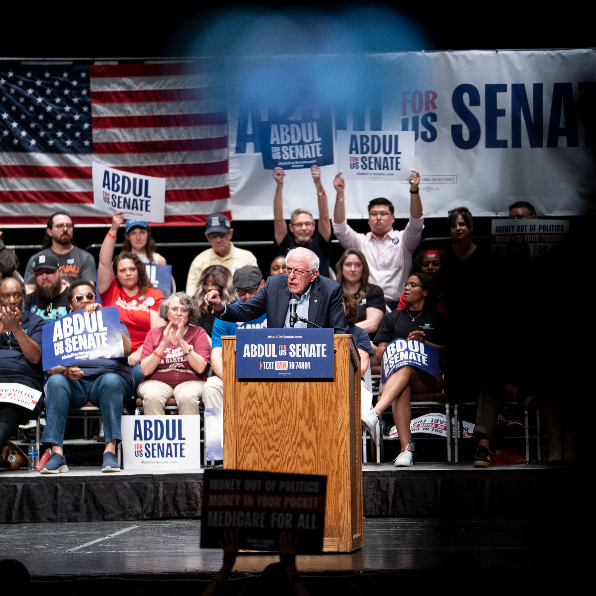 Bernie Sanders Is Not Doing the Democrats Any Favors