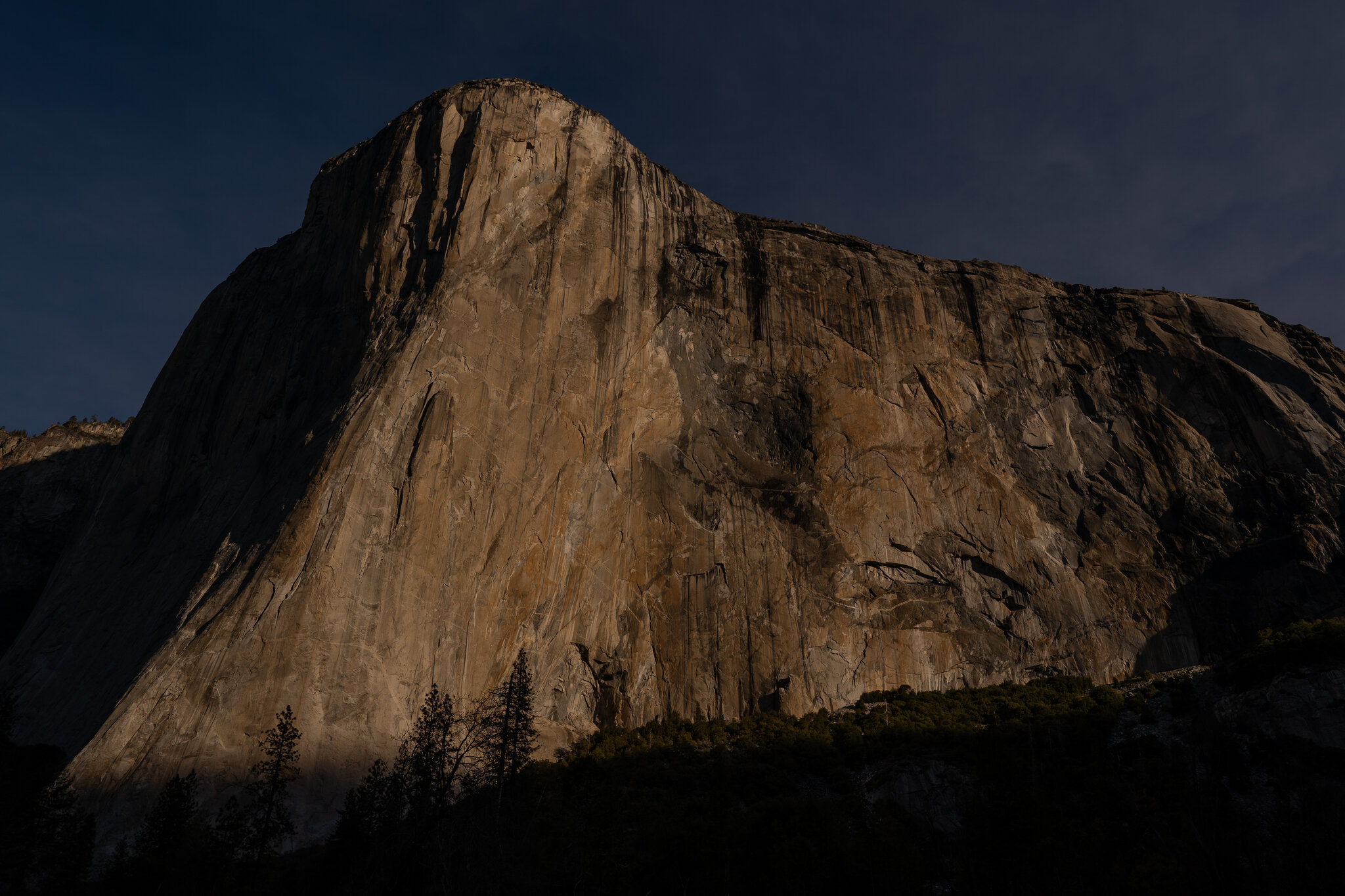 Jake Whisenant, Who Raced Up Yosemite’s El Capitan at Record Speed, Dies in a Fall