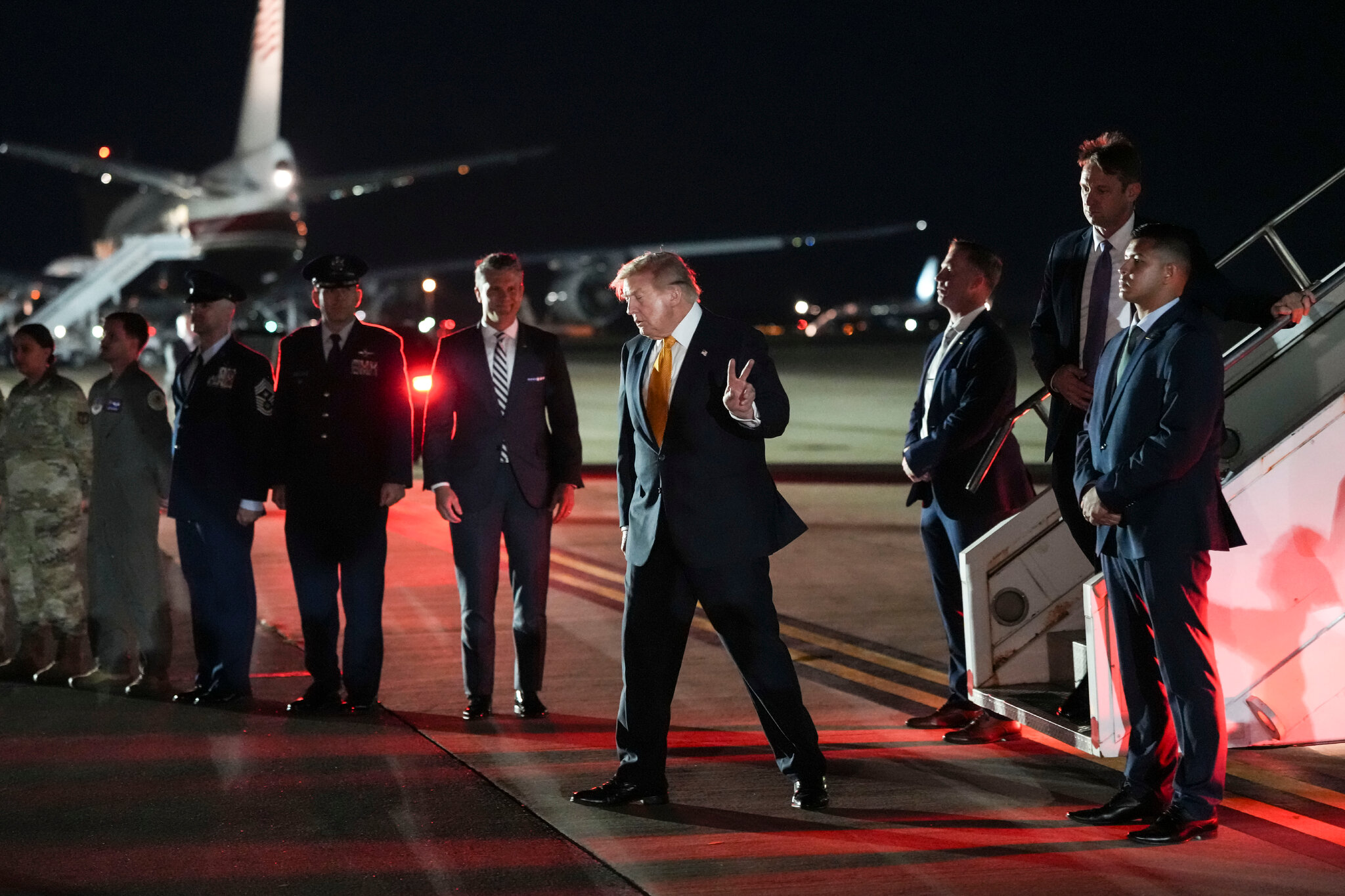 Rubio, Bessent and Miller Traveled on Decoy Plane From Turkey Without Trump