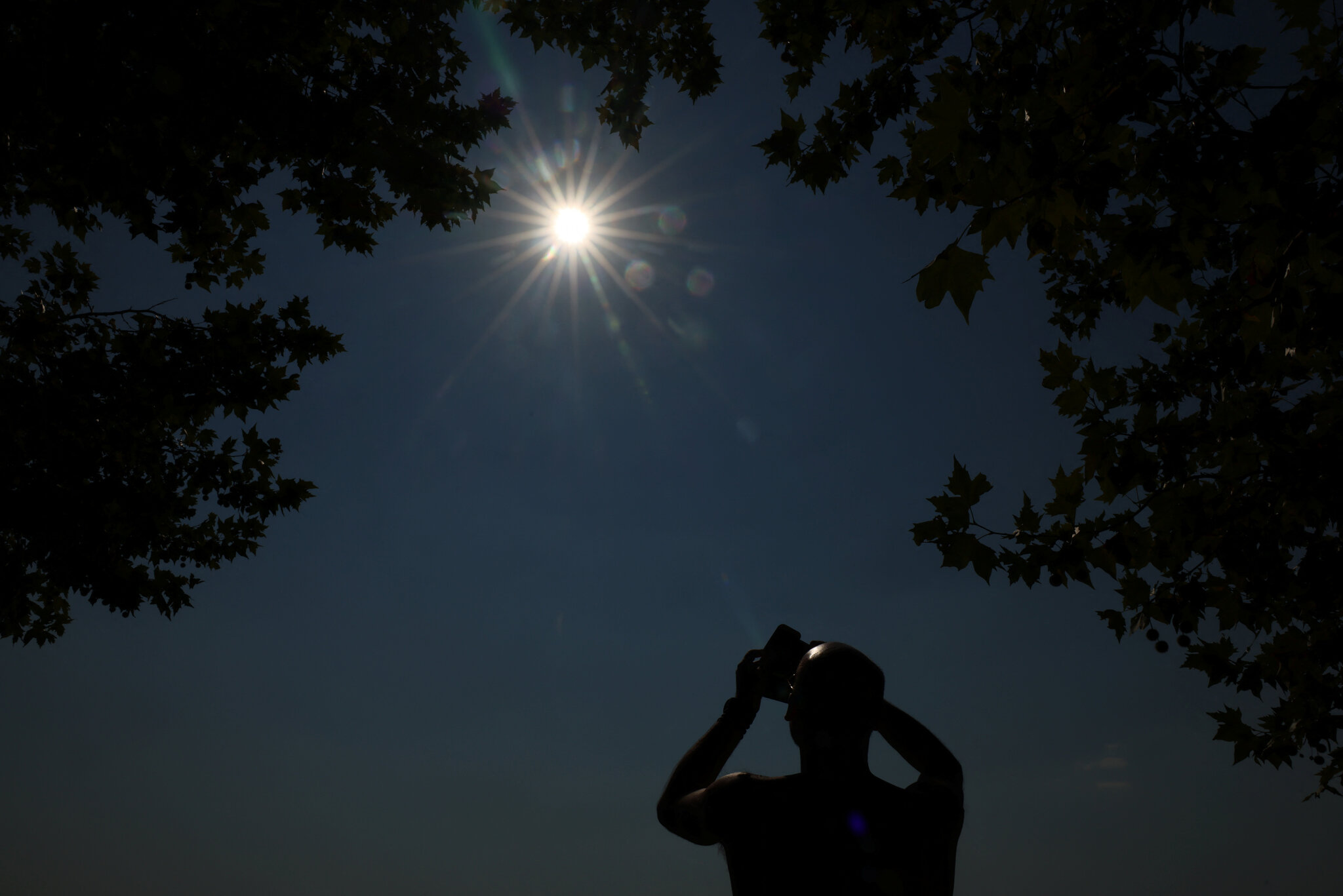 Live Updates: Europe’s First Total Solar Eclipse in Decades Is Turning Day to Dark
