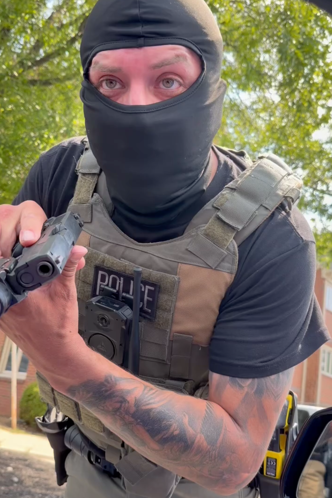 ICE Agent Points Gun at Woman in Car in Virginia, Videos Show