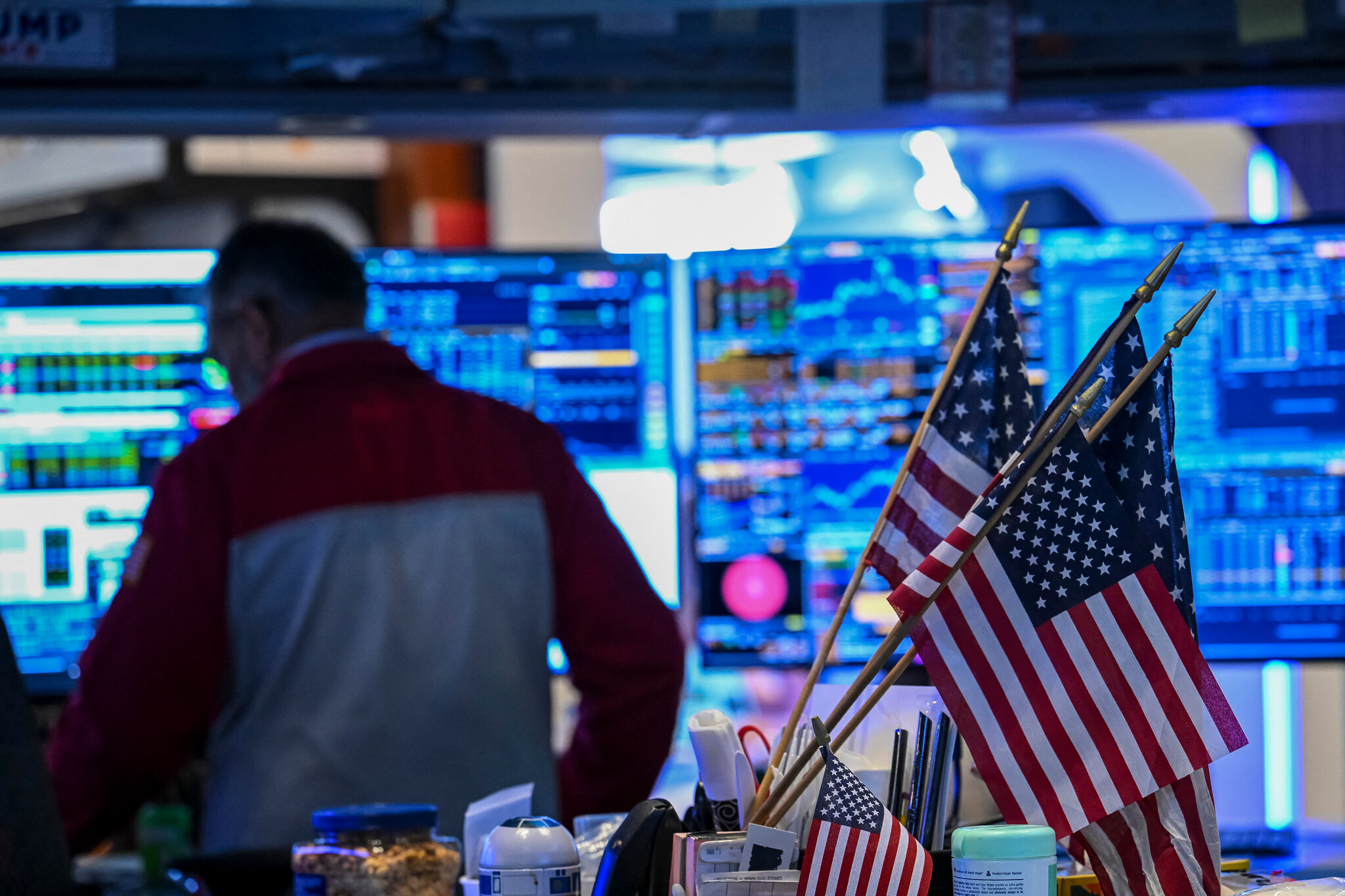 Stock Trading by Lawmakers Becomes a Campaign Attack Line
