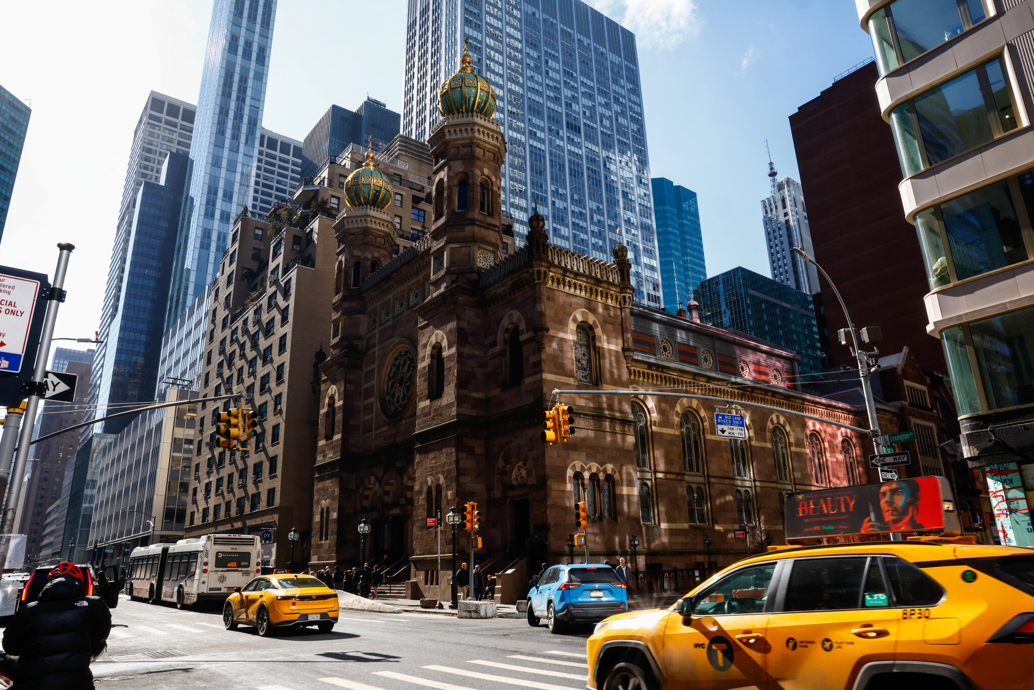 Man Charged With Hate Crime After Disrupting Worship at N.Y.C. Synagogue